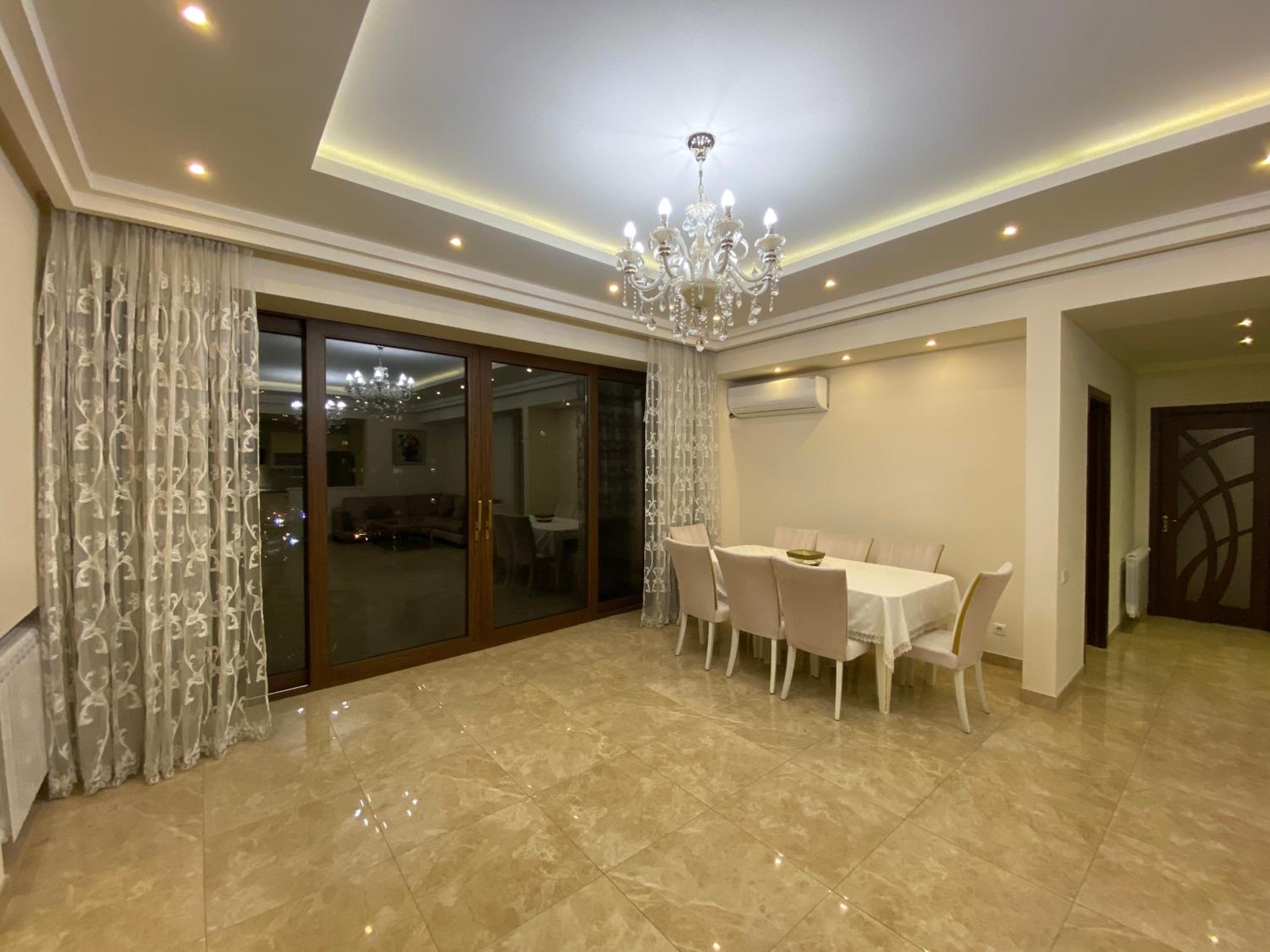 Teryan street 3 bedrooms Luxury and Unique apartment TT777