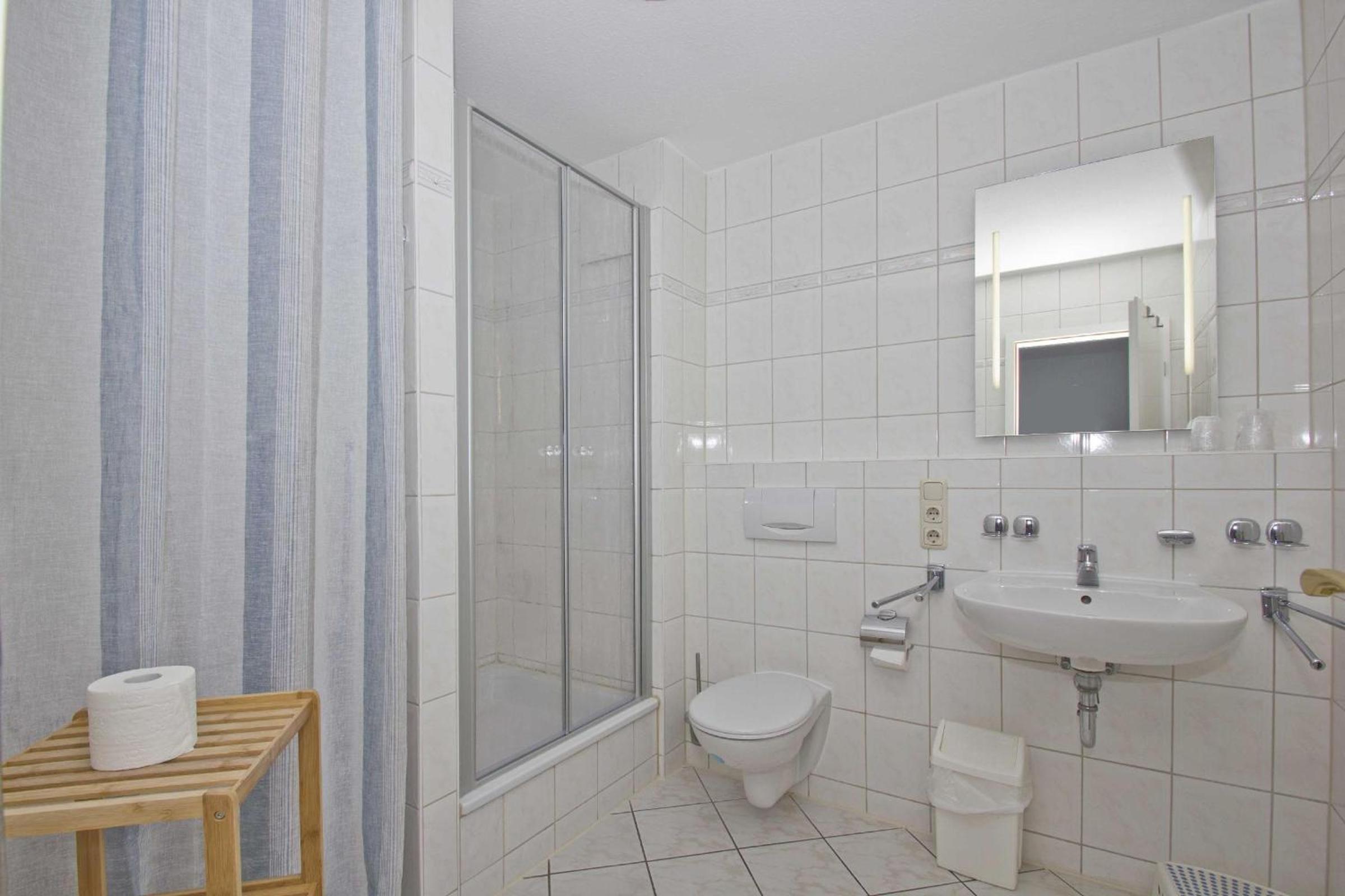 Haus Strandeck Ferienwohnung 19 mit Sauna- und Schwimmbadnutzung im AHOI Sellin