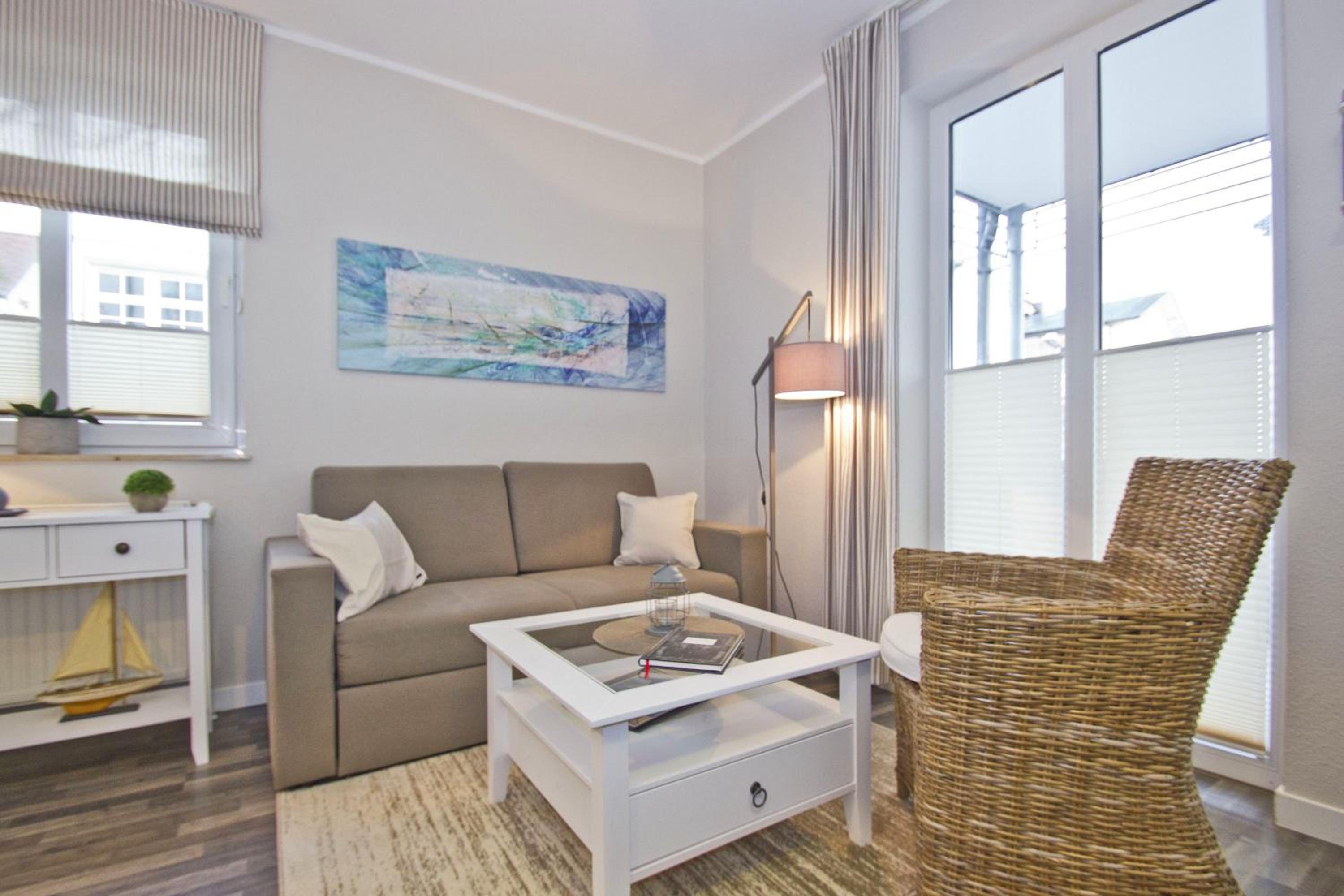 zentrale FeWo mit Balkon, gratis Nutzung vom AHOI Erlebnisbad und Sauna in Sellin - Villa Buskam FeWo 24