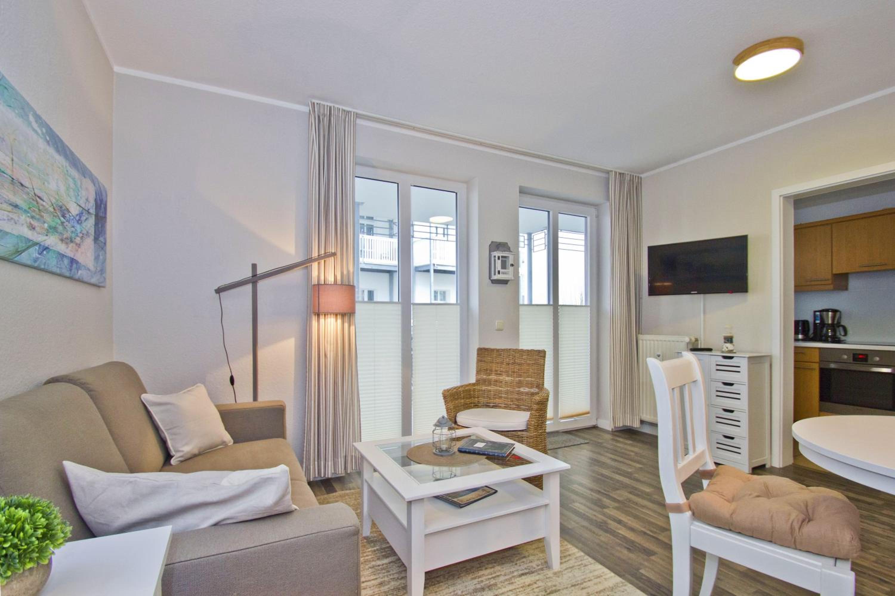 zentrale FeWo mit Balkon, gratis Nutzung vom AHOI Erlebnisbad und Sauna in Sellin - Villa Buskam FeWo 24