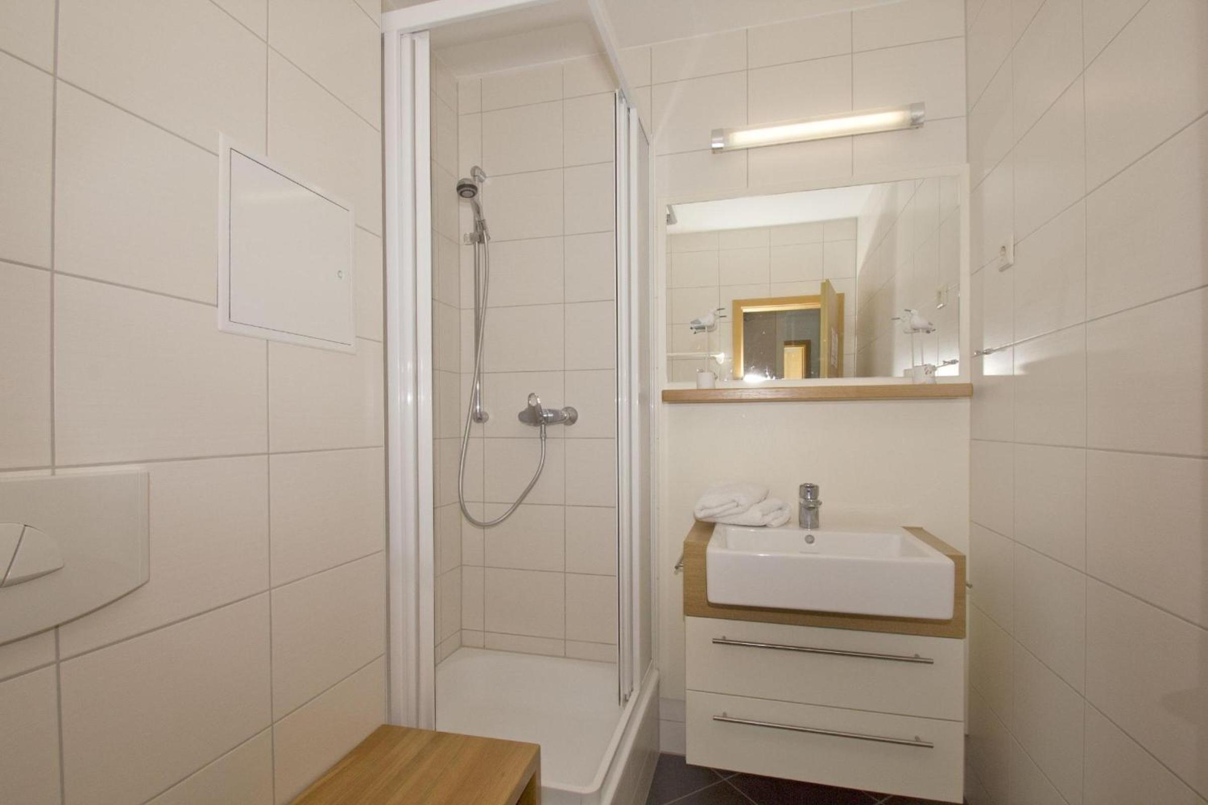 Haus Blick zur See Ferienwohnung 07 - mit Sauna - und Schwimmbadnutzung im AHOI Sellin