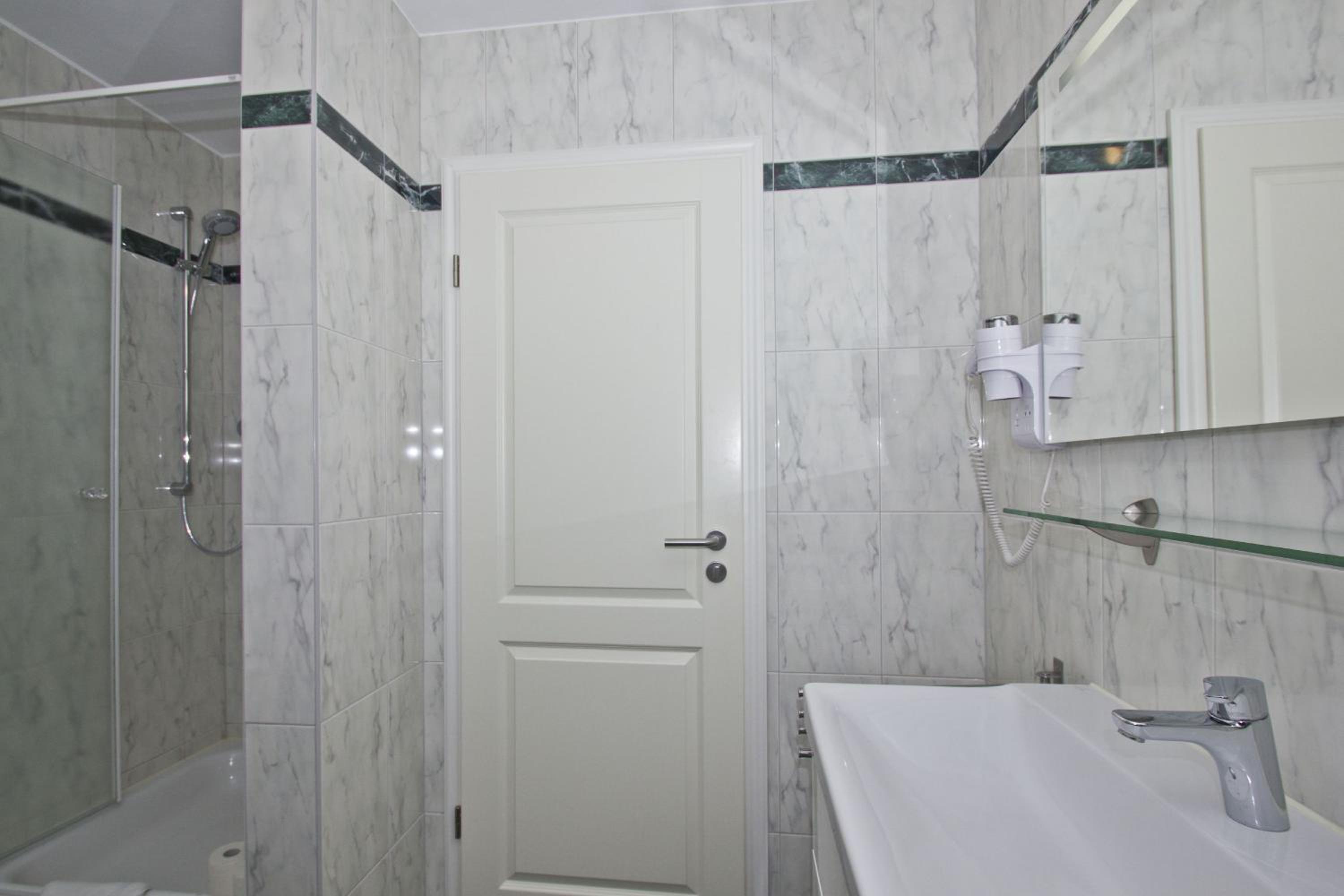 Meeresblickresidenzen Ferienwohnung Nr 33 mit Sauna- und Schwimmbadnutzung im AHOI Sellin