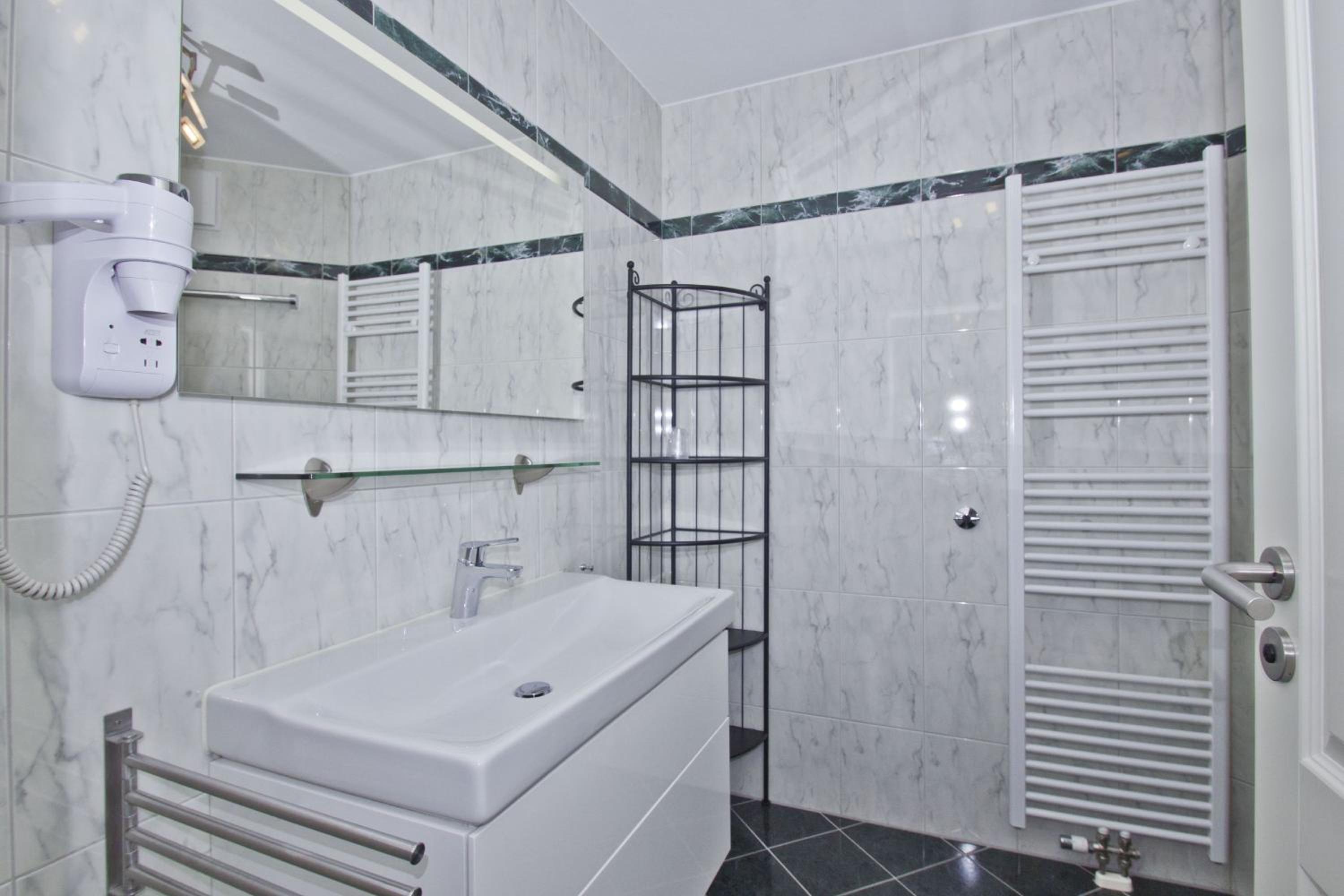 Meeresblickresidenzen Ferienwohnung Nr 33 mit Sauna- und Schwimmbadnutzung im AHOI Sellin