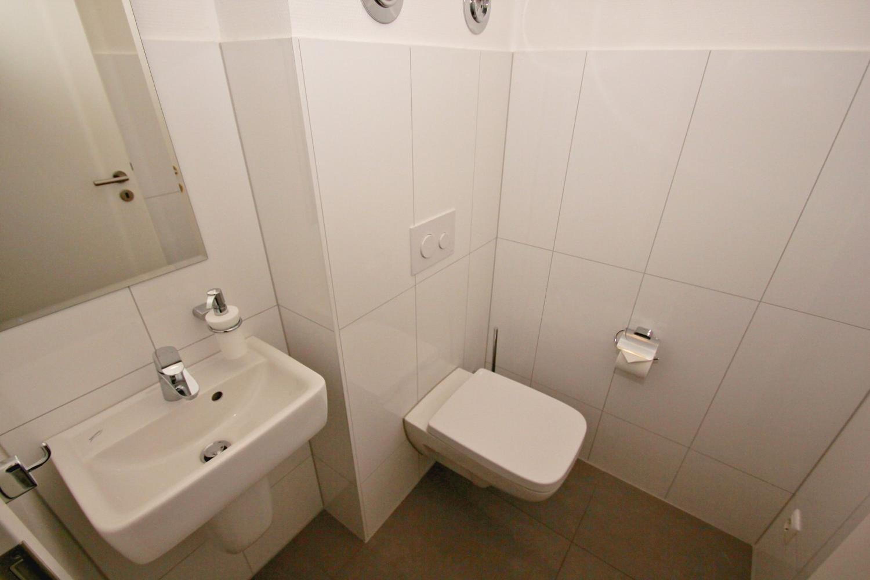 mit Meerblick und Balkon, gratis Nutzung vom AHOI Erlebnisbad und Sauna in Sellin - Meeresblick FeWo 60