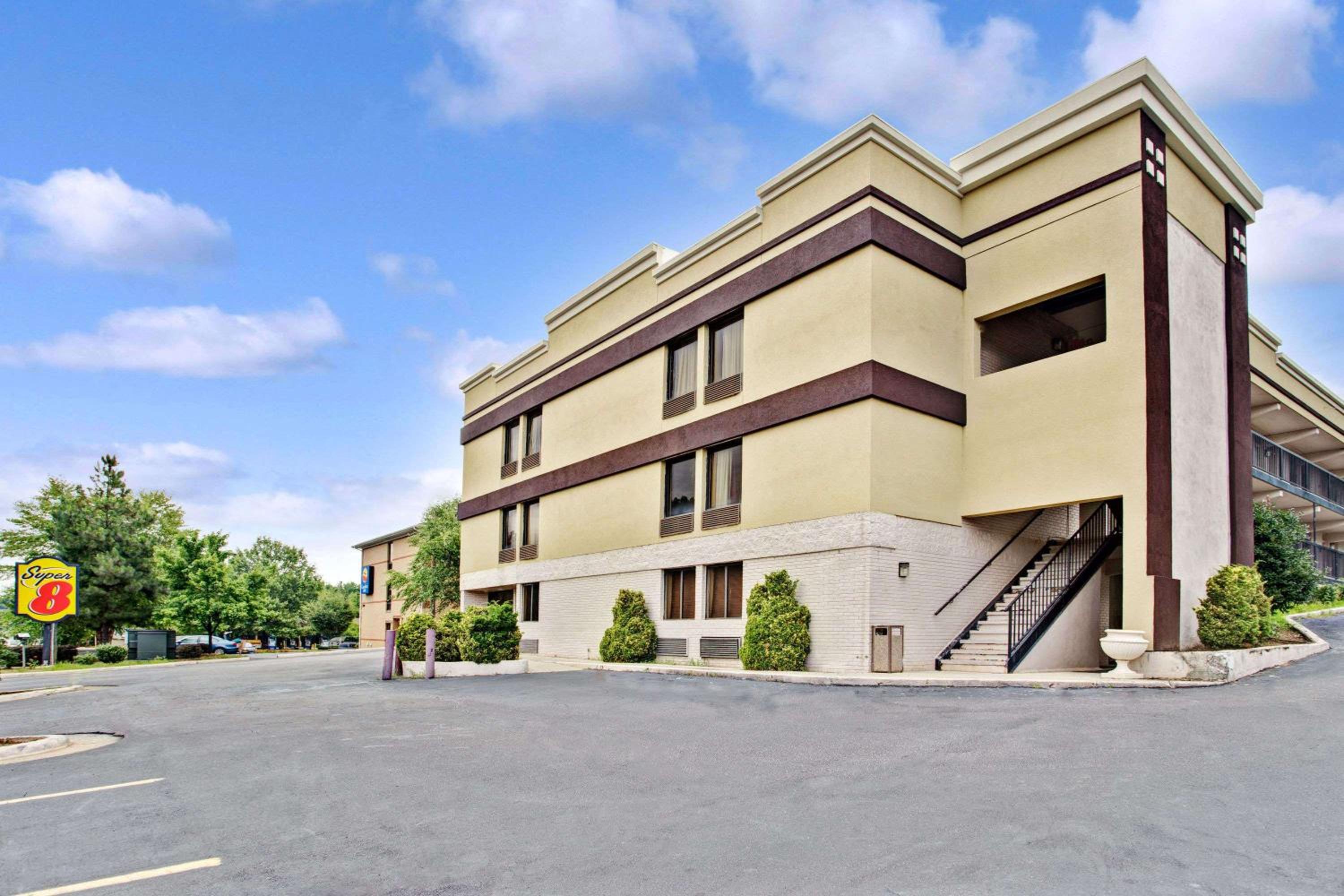 Super 8 by Wyndham Raleigh Downtown view 4