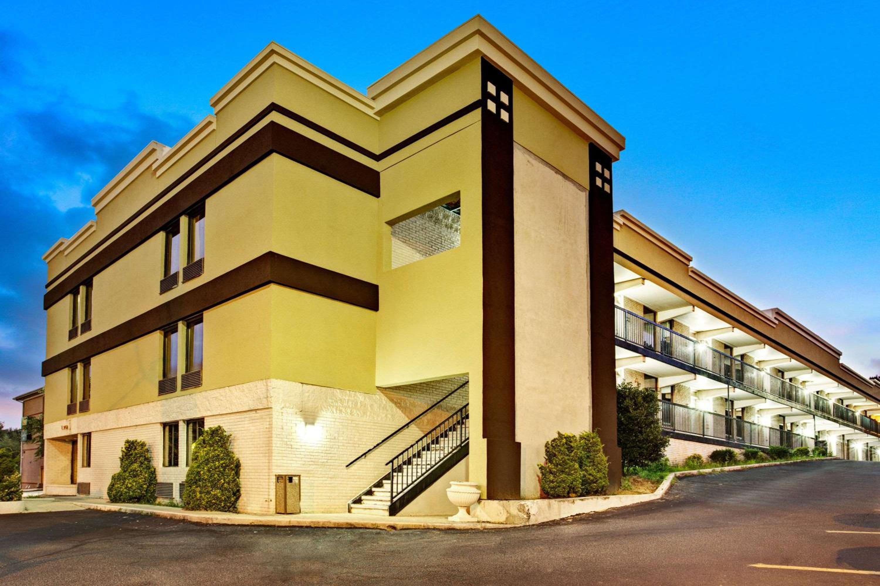 Super 8 by Wyndham Raleigh Downtown view 3