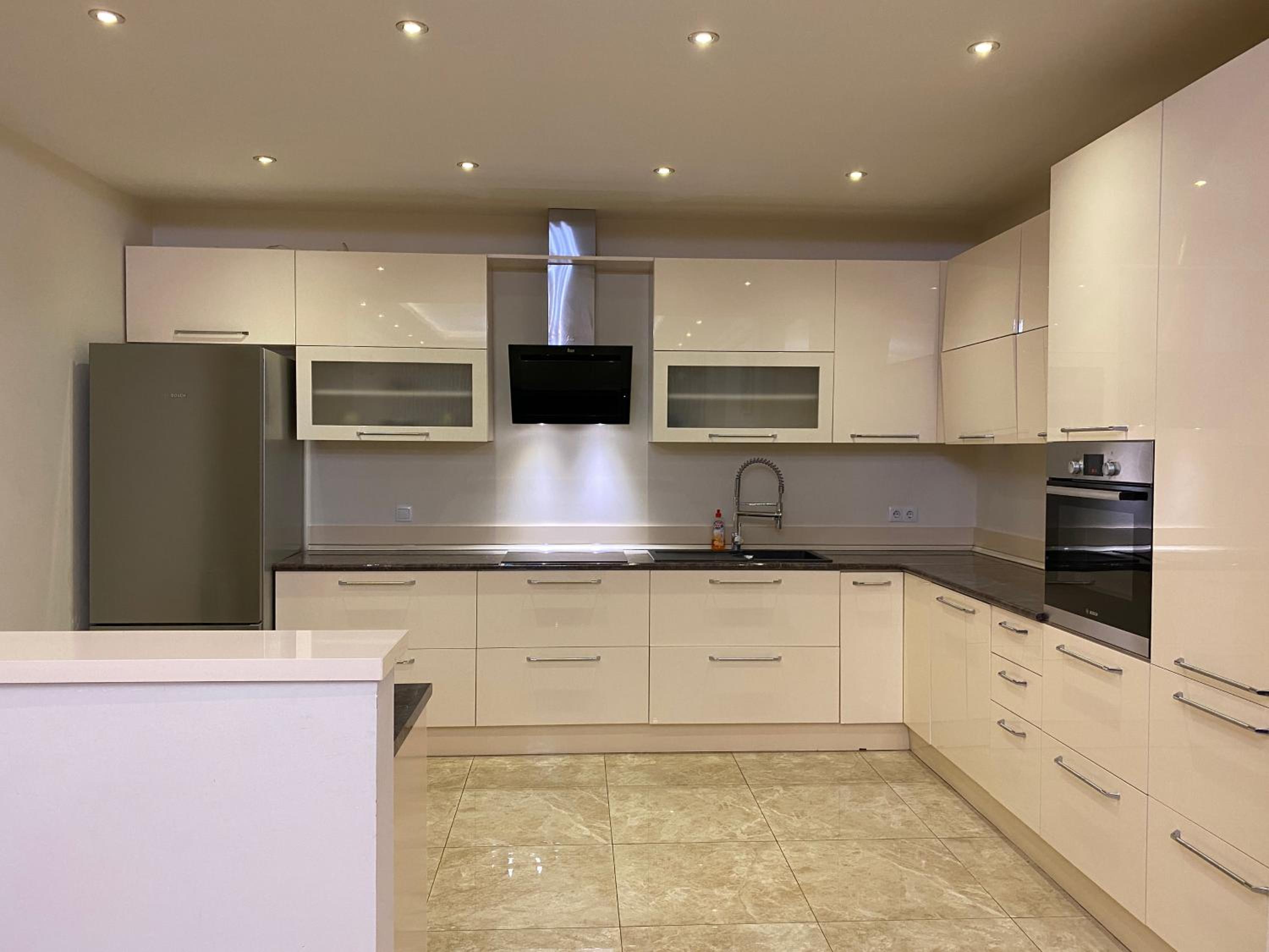 Teryan street 3 bedrooms Luxury and Unique apartment TT777