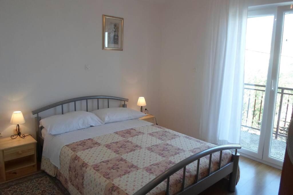 Apartment Ivana with pool and parking view 5