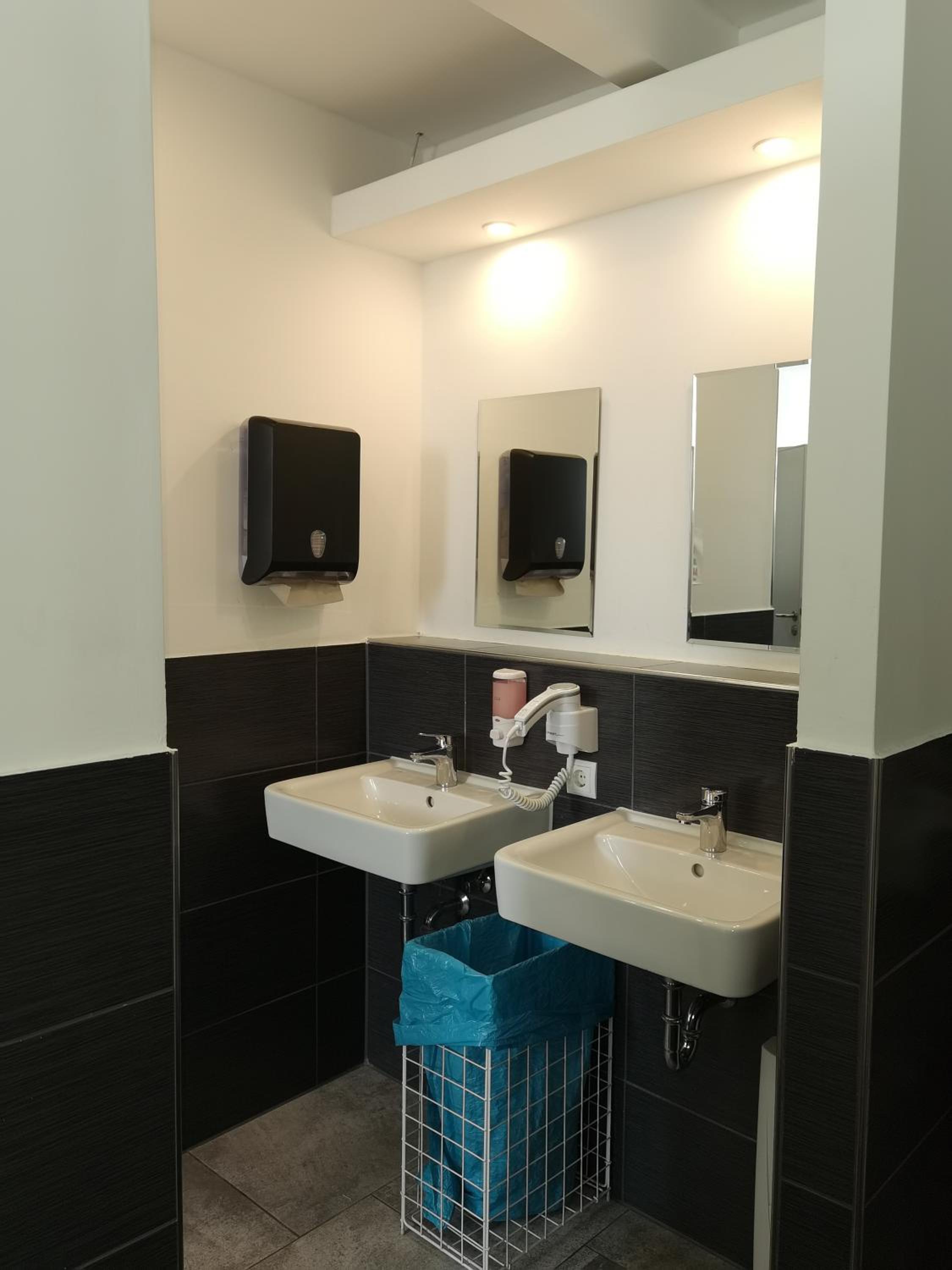 MAC City Hostel