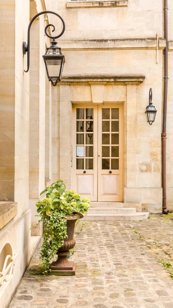 Luxury 3 bedroom Loft in Heritage Building - LE MARAIS