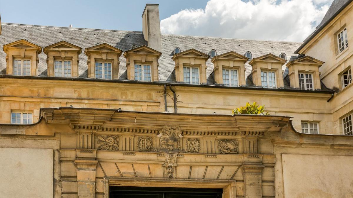 Luxury 3 bedroom Loft in Heritage Building - LE MARAIS