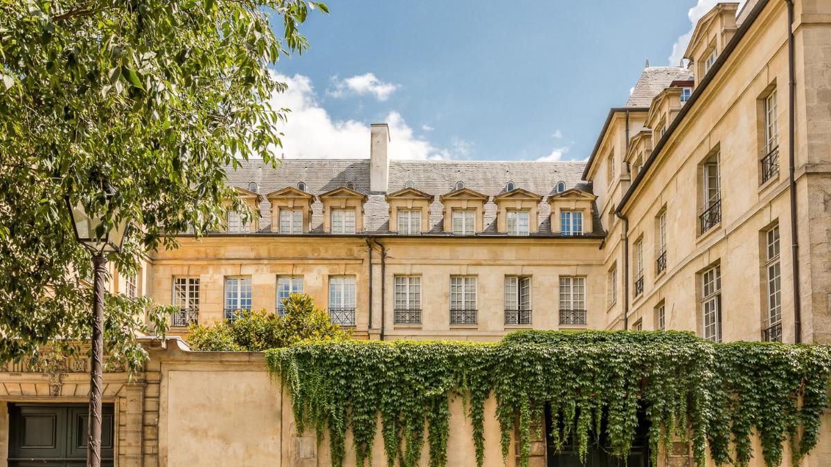 Luxury 3 bedroom Loft in Heritage Building - LE MARAIS