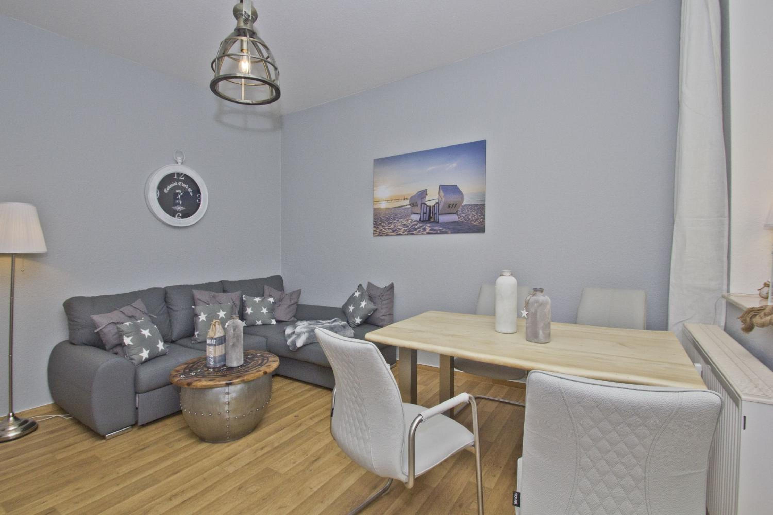 ruhige Lage, Ferienwohnung im Bäderstil mit Wintergarten - Villa Möwe FeWo 04