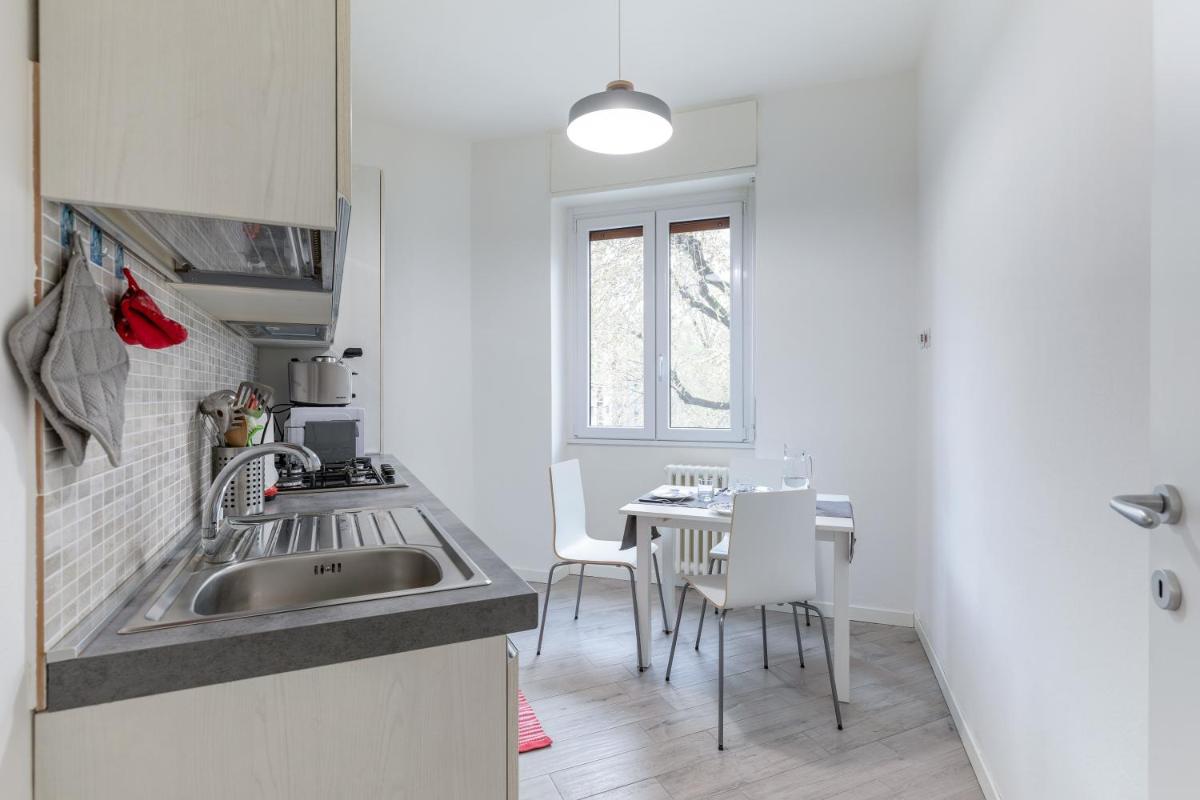 Piazza De Angeli M1 Comfortable Flat with Balcony photo 2