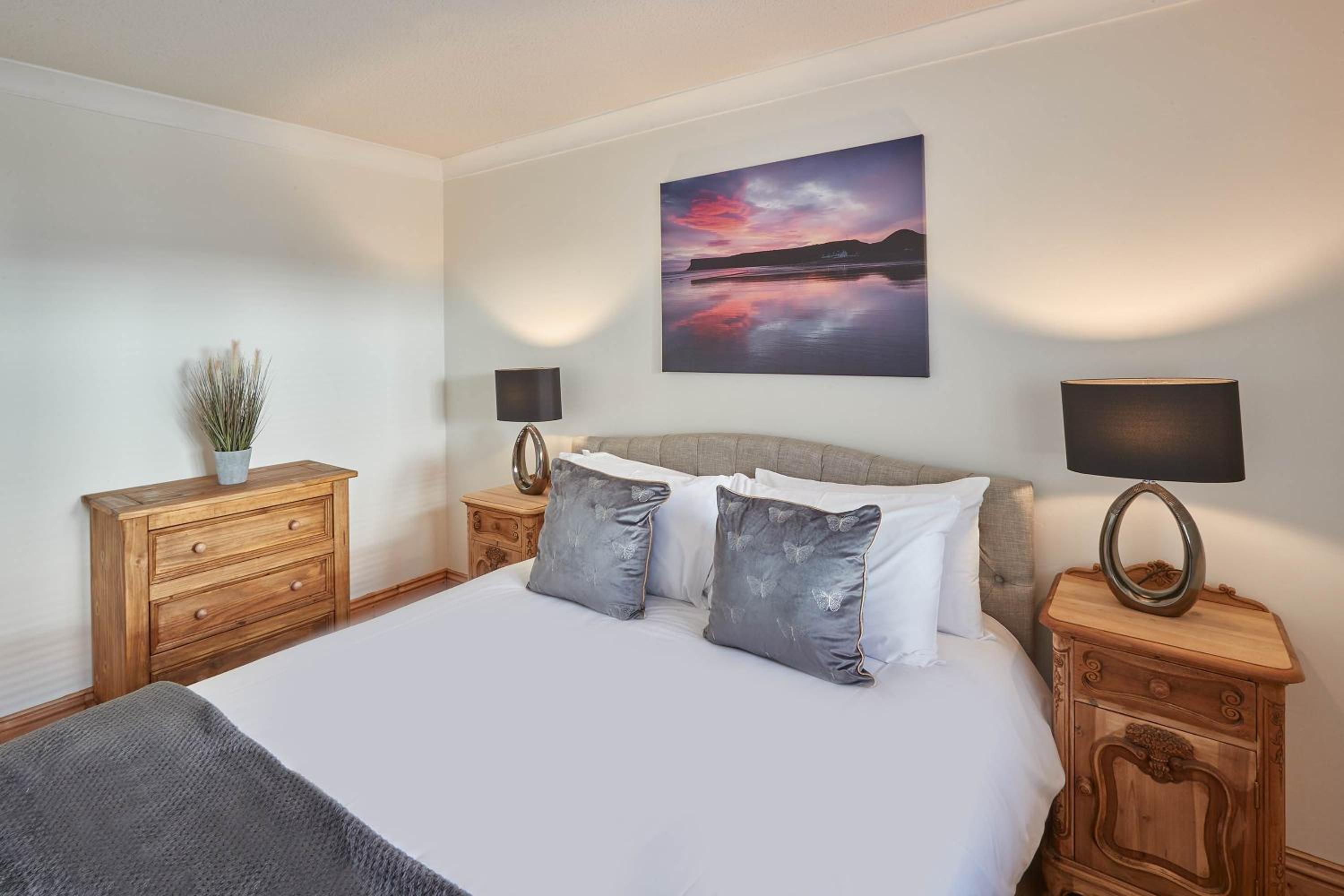 Host & Stay - Amber Shores view 3