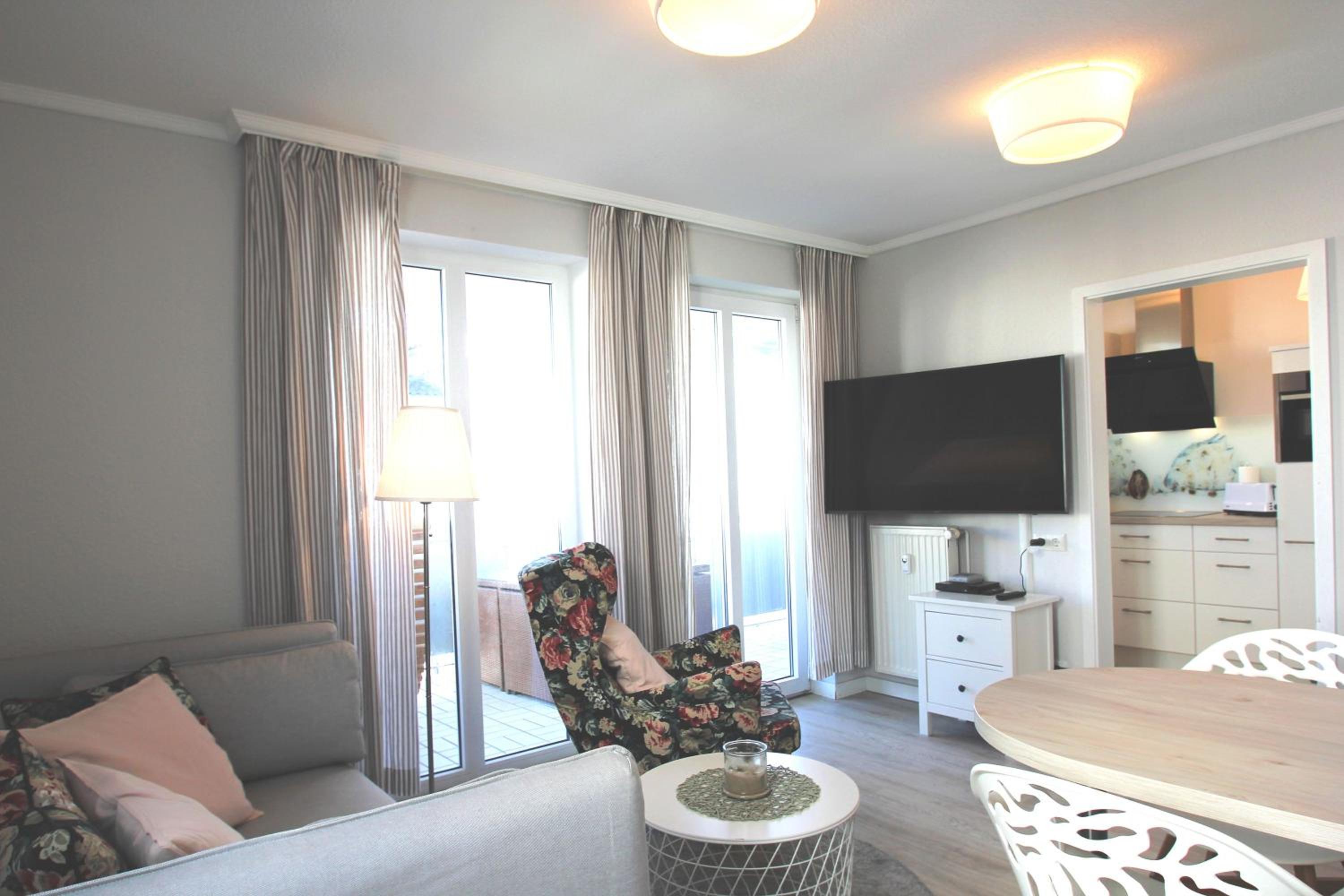 zentrale FeWo mit Balkon, gratis Nutzung vom AHOI Erlebnisbad und Sauna in Sellin - Villa Buskam FeWo 28