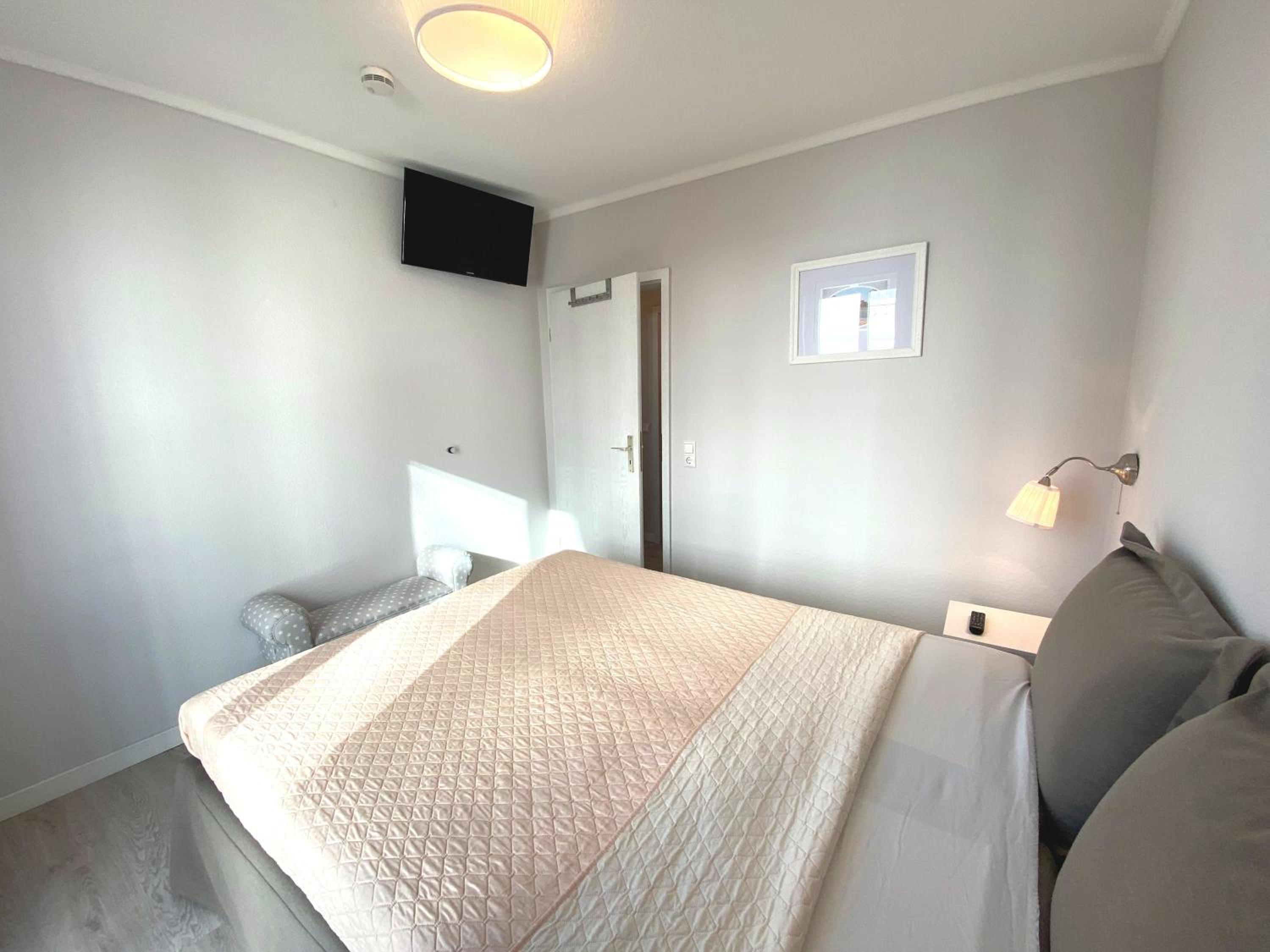 zentrale FeWo mit Balkon, gratis Nutzung vom AHOI Erlebnisbad und Sauna in Sellin - Villa Buskam FeWo 28