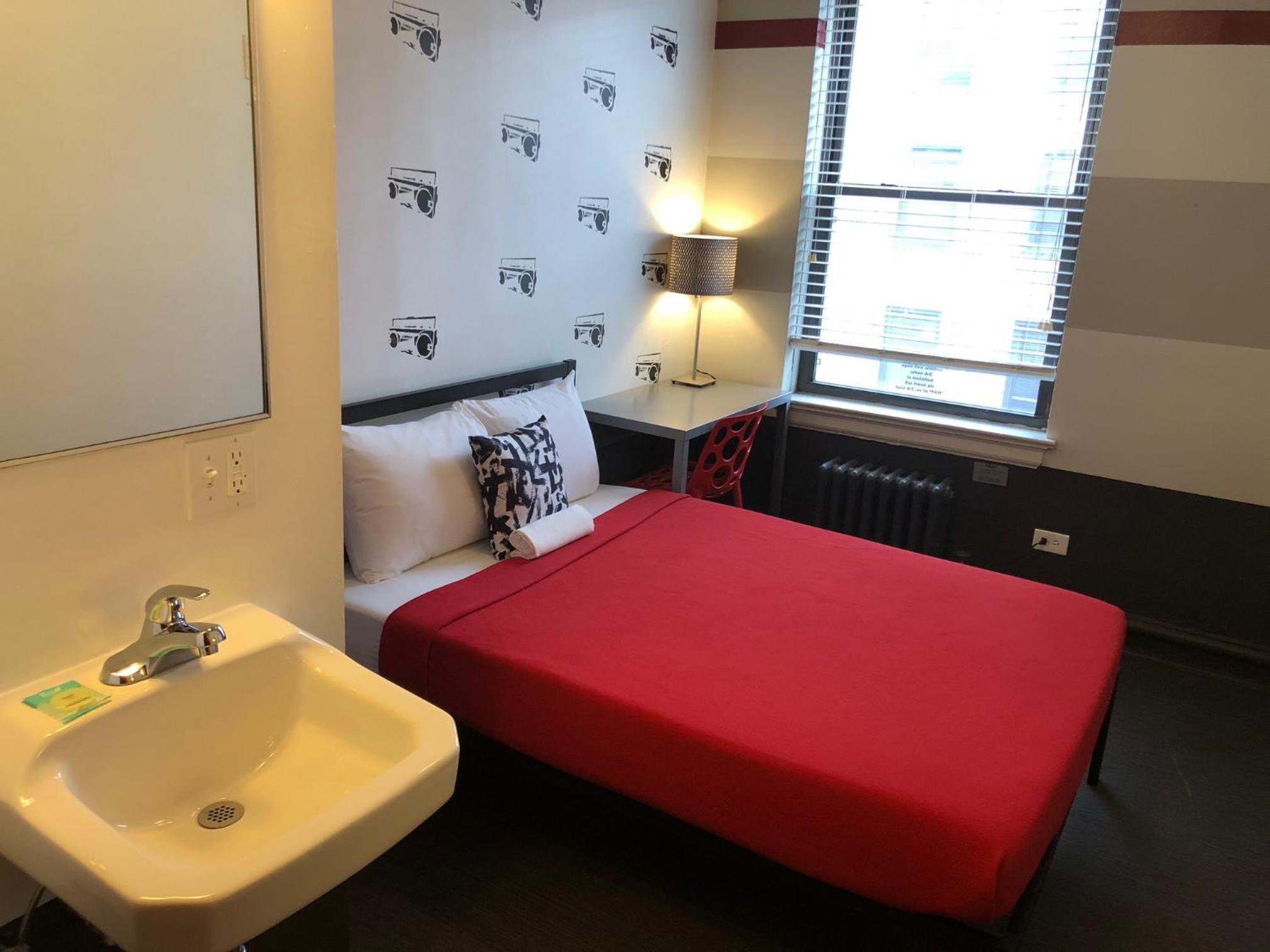 Chicago Getaway Hostel view 5
