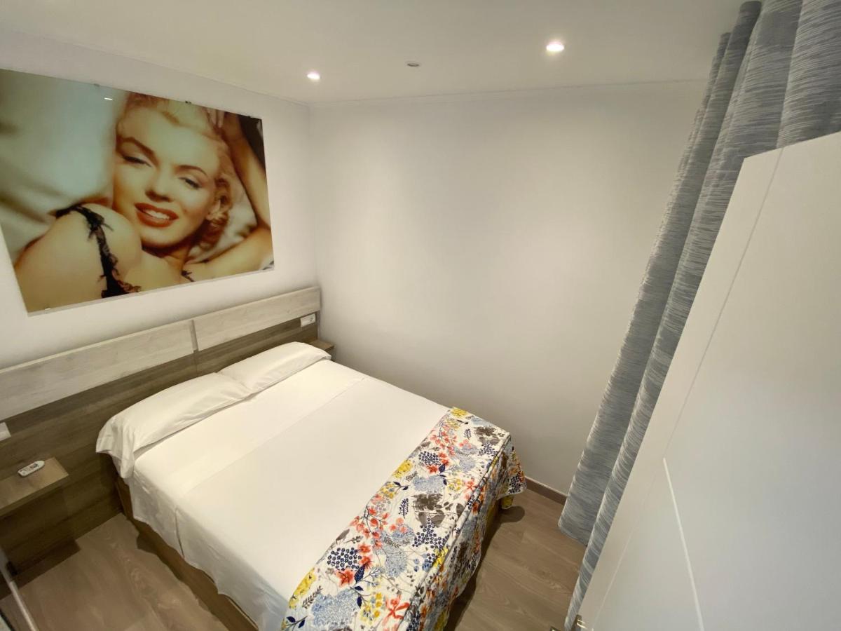 Marilyn photo 5