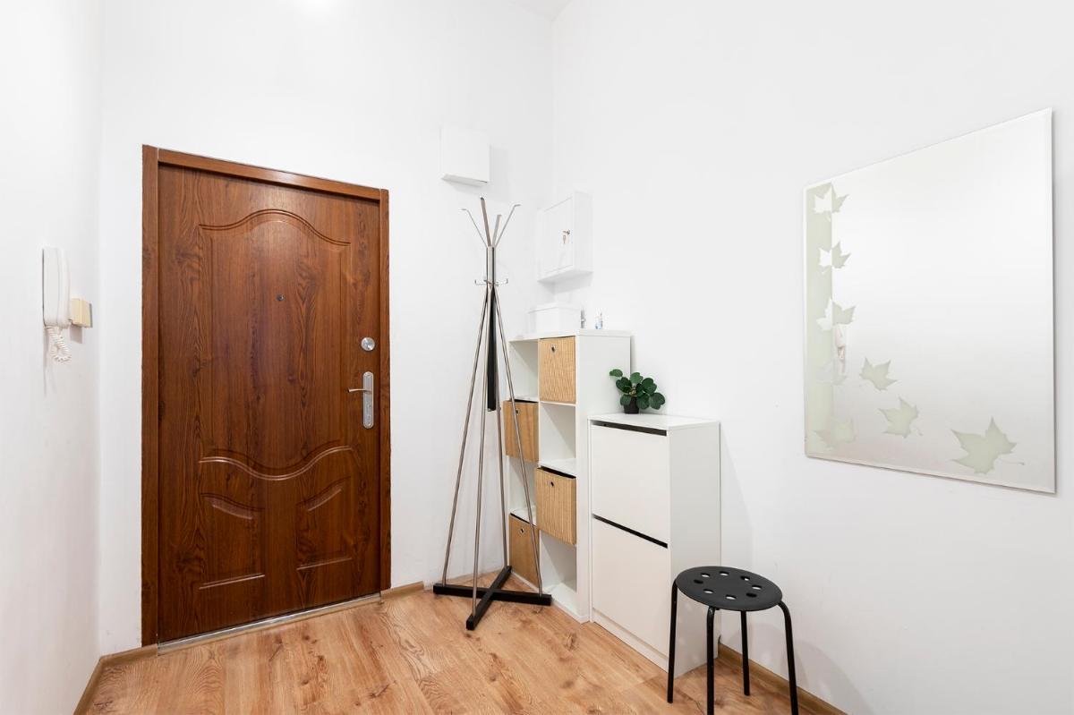 Luxury Location-Bright&Parking view 2