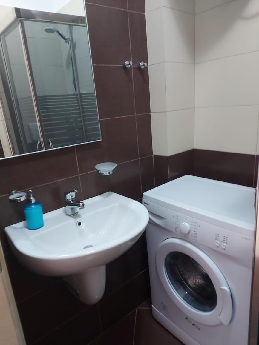 Deni Sea View Apartment