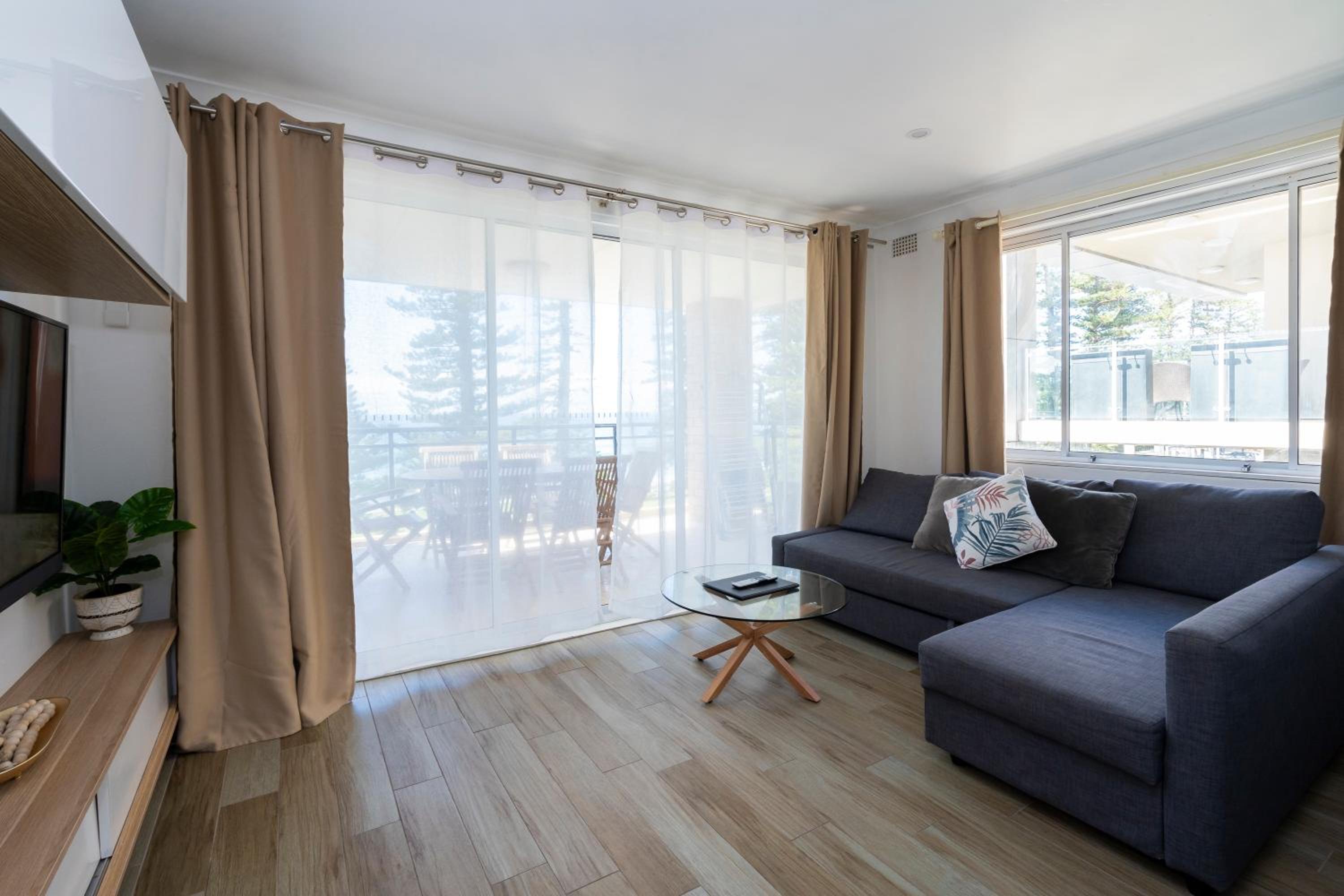 Manly Beachfront Apartment photo 4