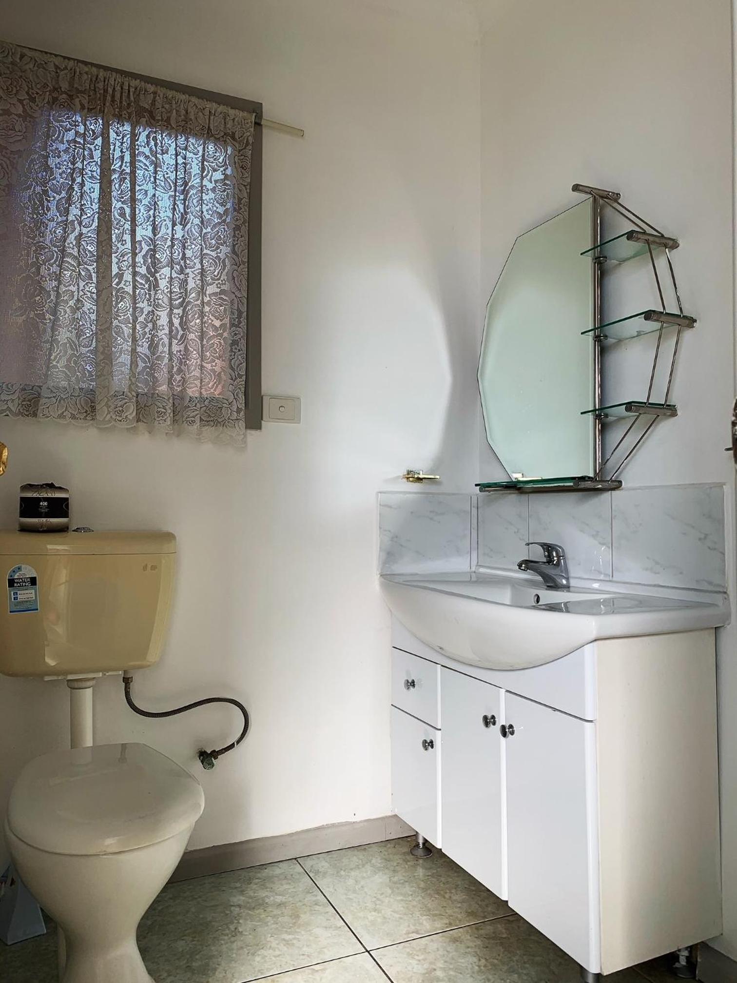 Beaconsfield Lodge Motel