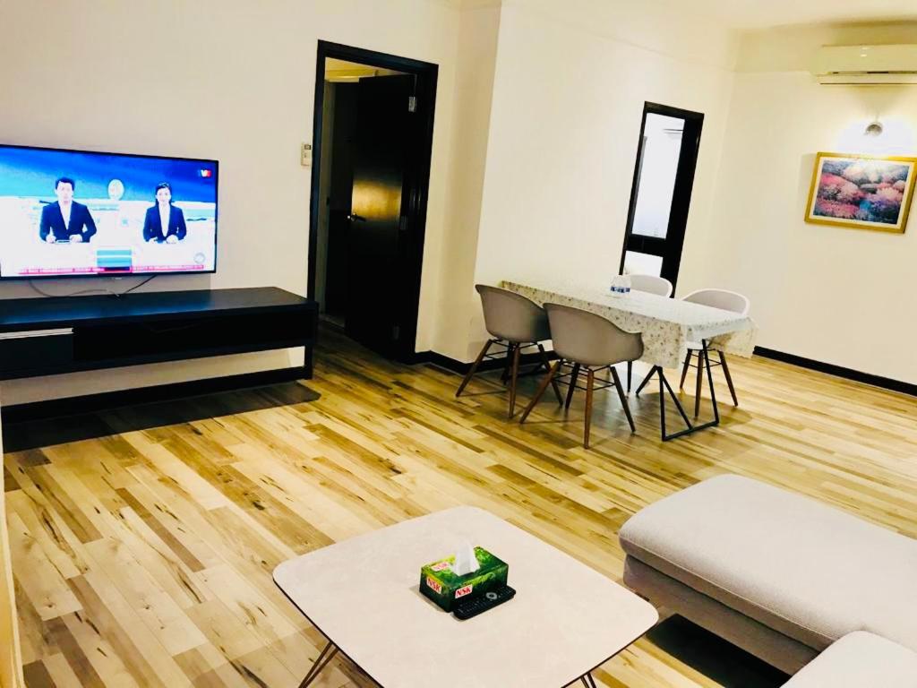 Elements service suite@ Times Square