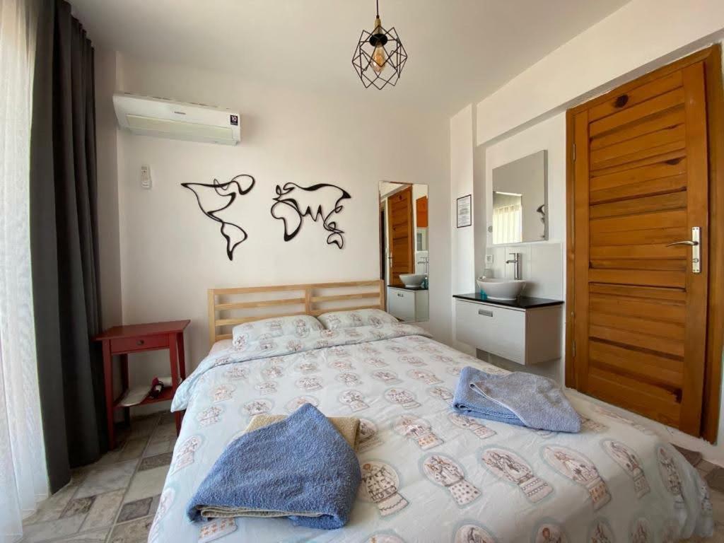 El Camino Yurt & Pub - Image 39