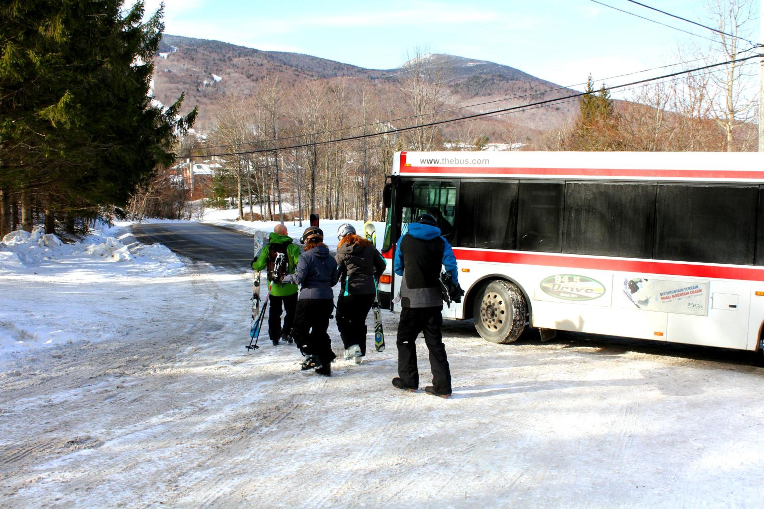 Hotel Ski home on the trail from Showshed! Or take the free shuttle A2 - Image 1