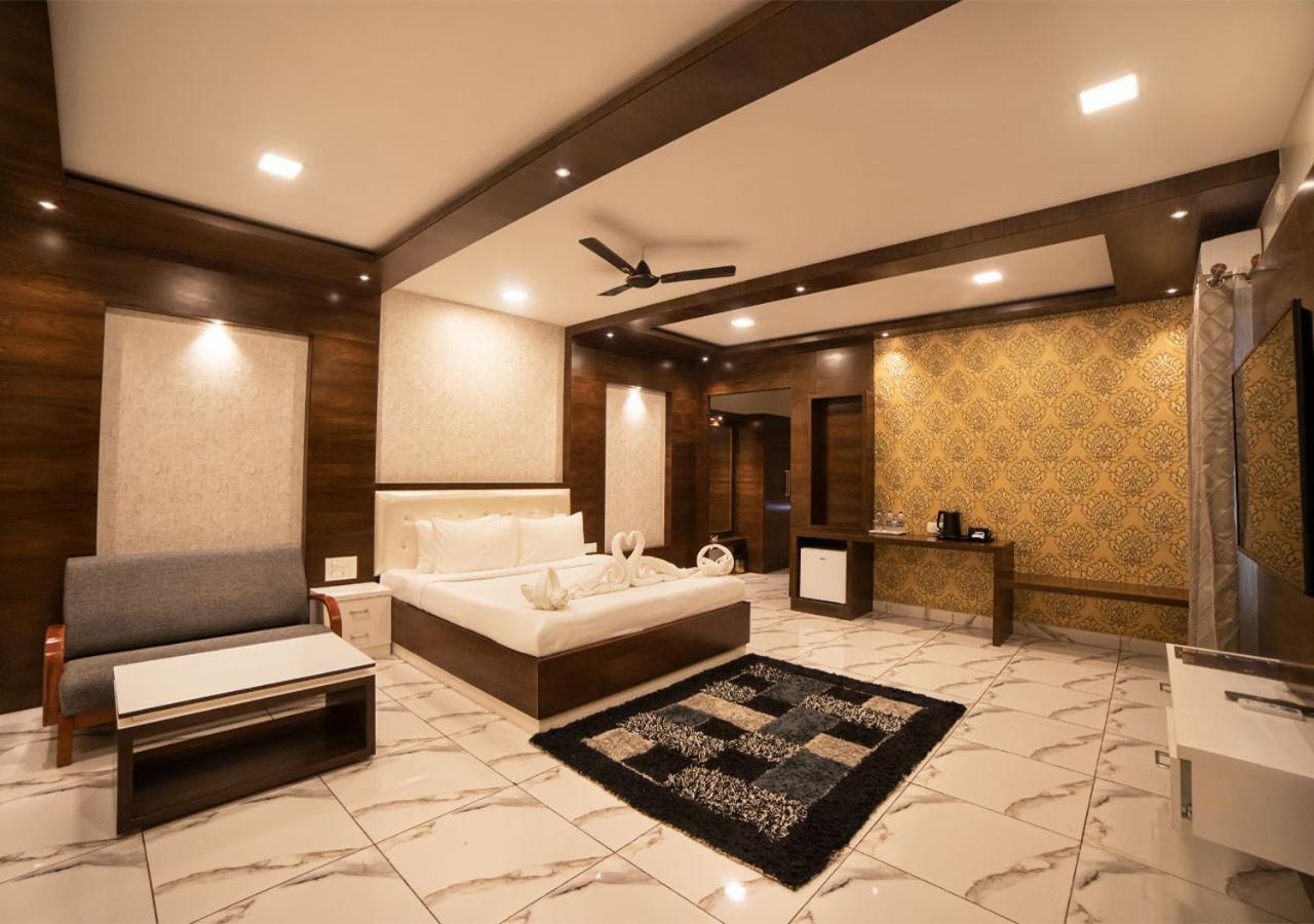 SR Jungle Resort