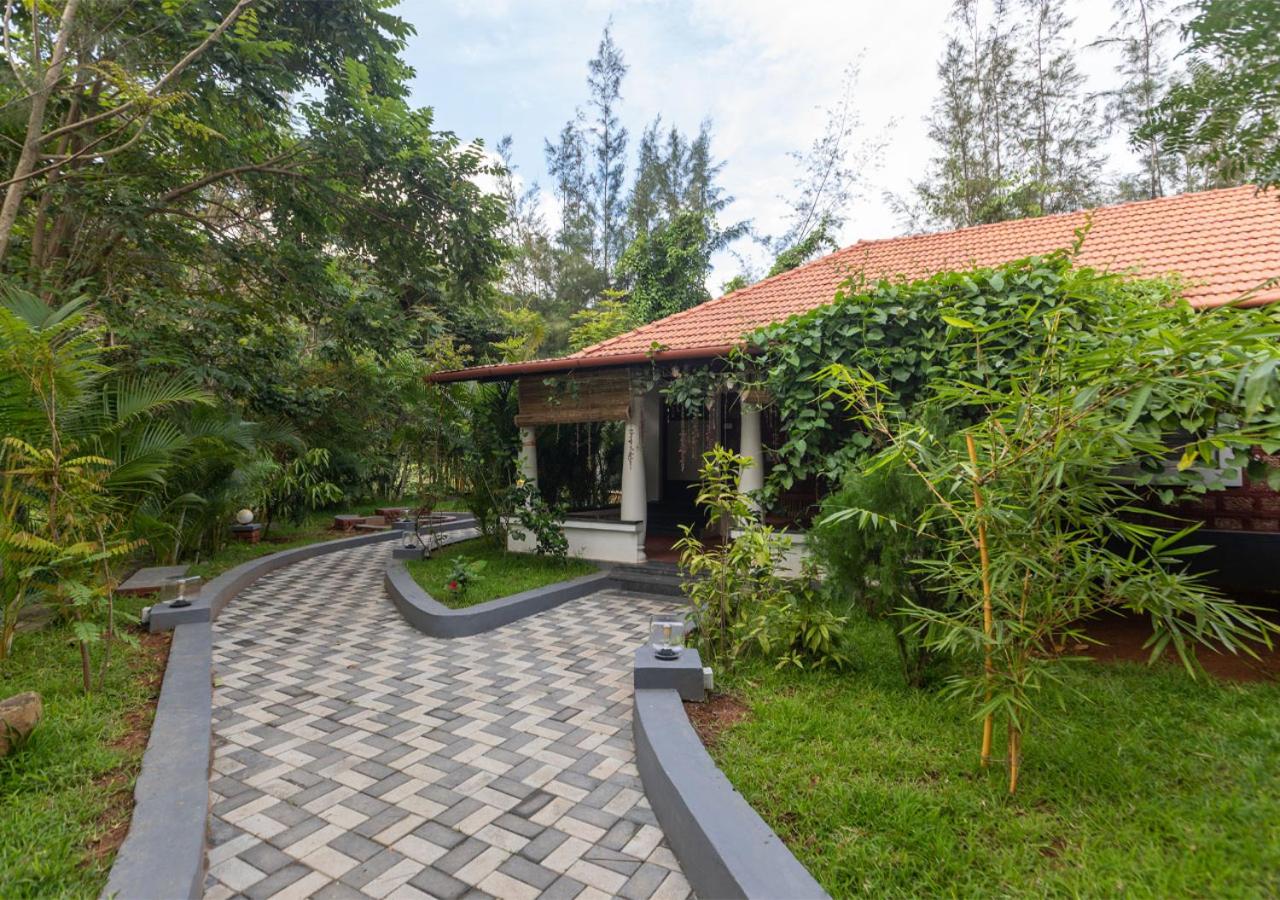 SR Jungle Resort