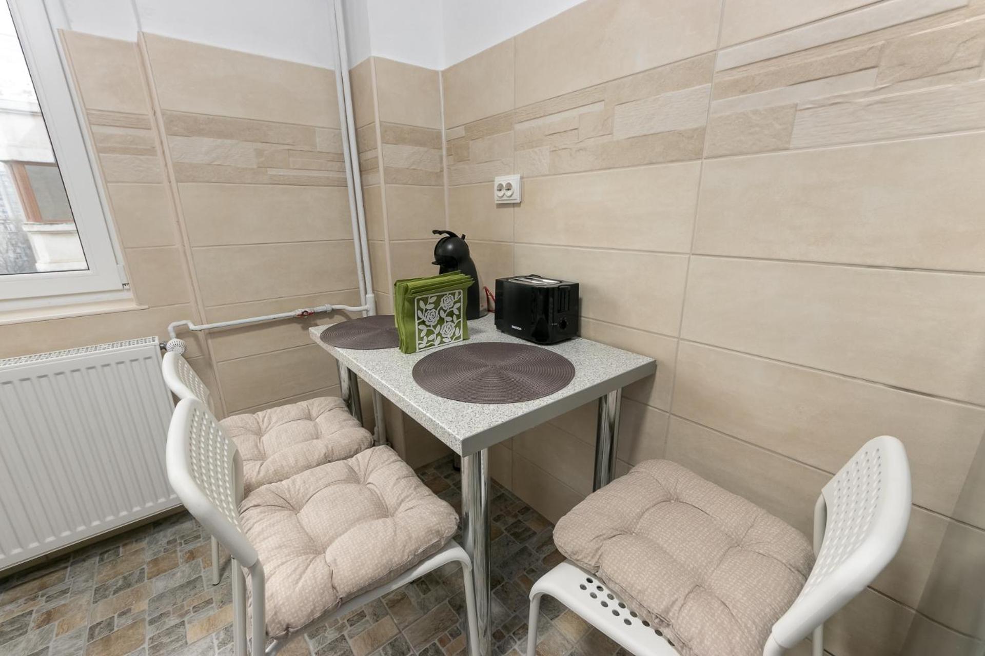Inviting Studio on Decebal Boulevard in Bucharest