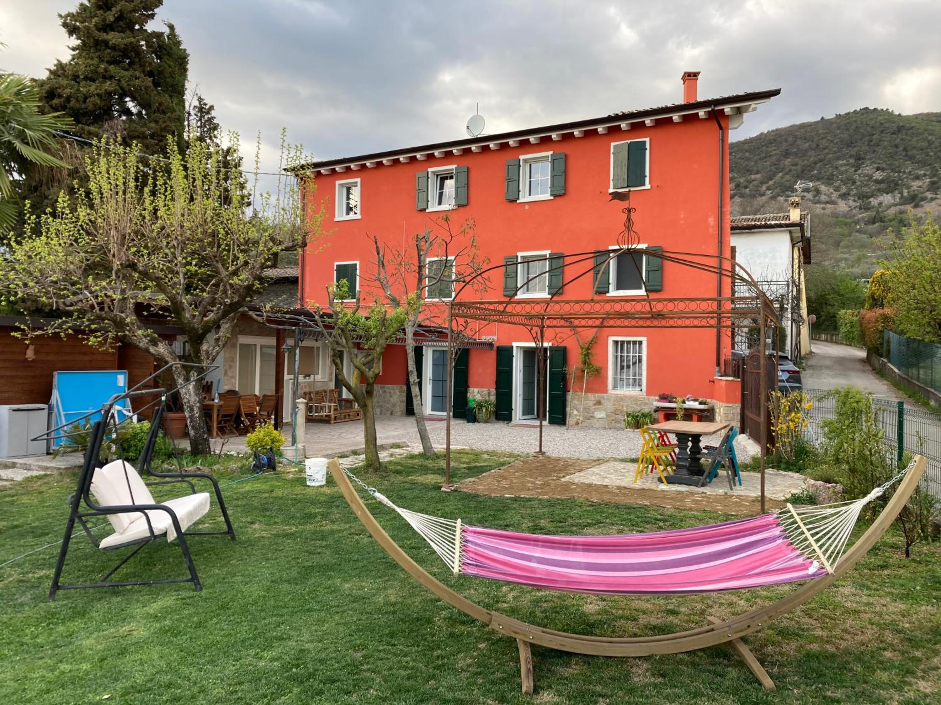 RedHouse Pesina view 2