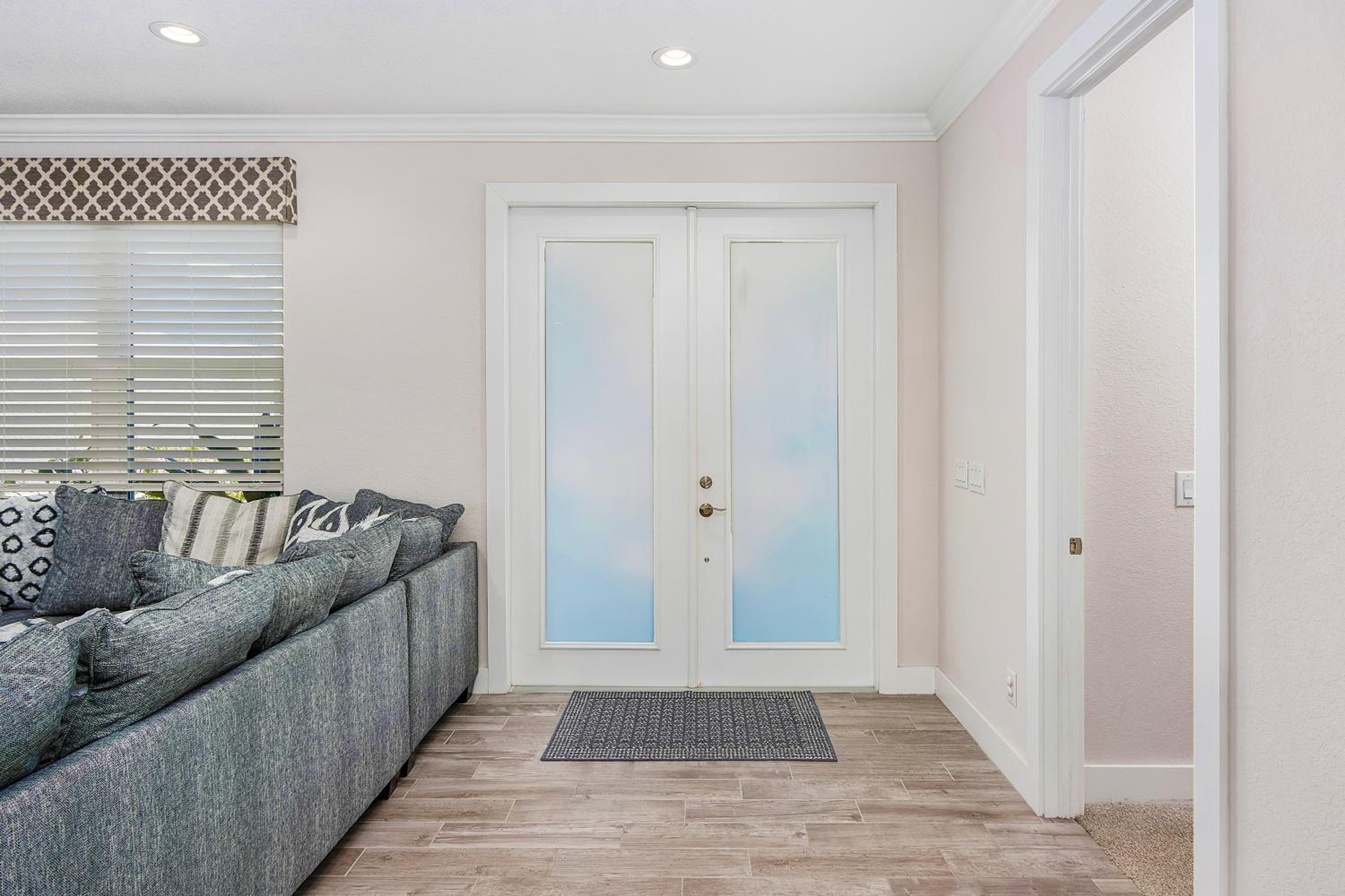 Amazing outdoor living on a freshwater canal, 4 bedrooms, pet-friendly - Villa Becky view 4