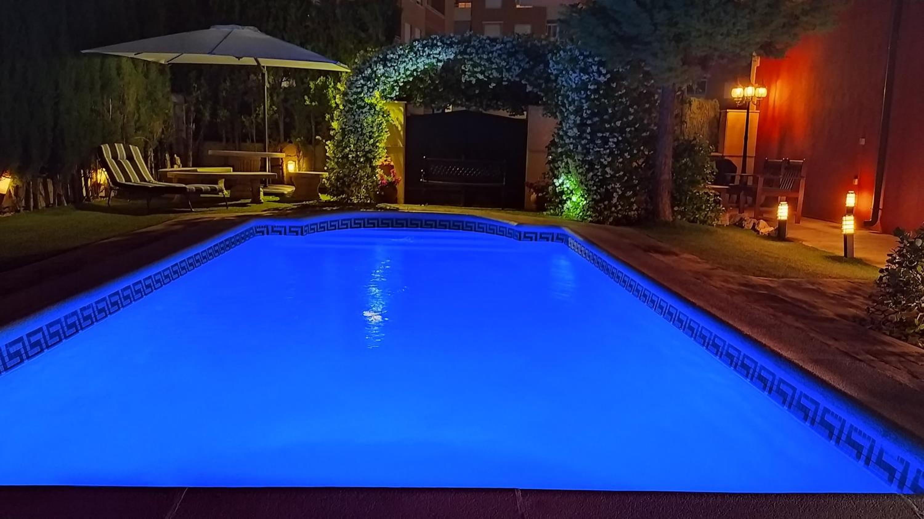 Casa Rural Axier - Piscina Privada - Familias y Grupos view 4