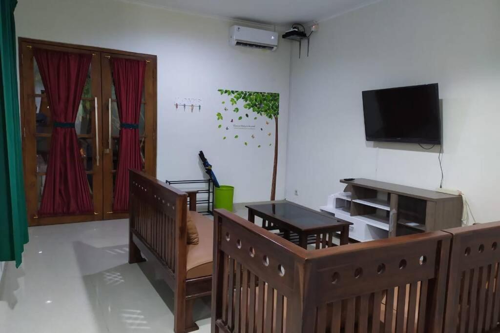 Awana Dream Whole Villa, 4bedroom 10pax , 5min to Alun Alun, Kraton, Malioboro bdc view 4