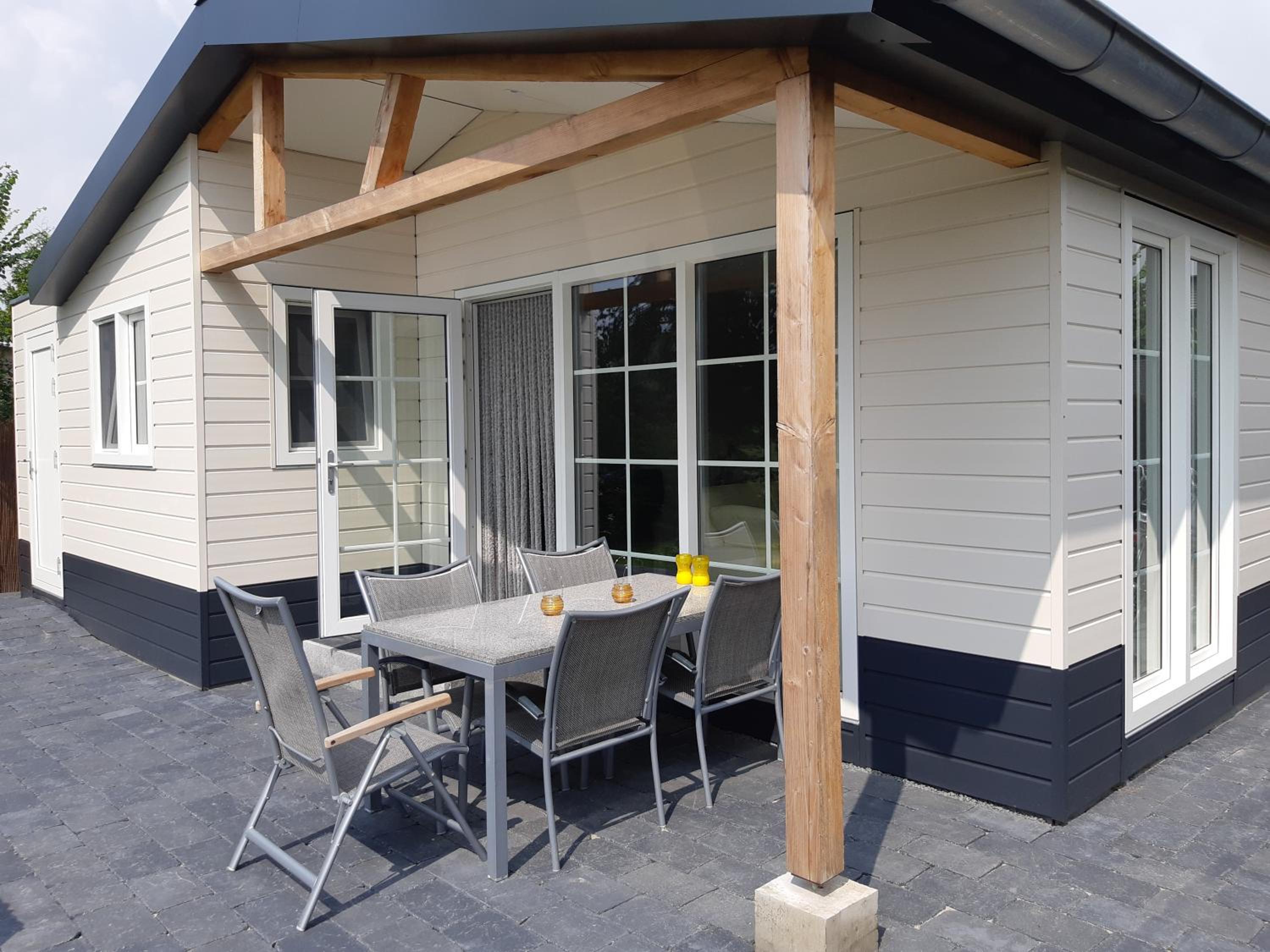 Nieuwe Beachbungalow aan IJsselmeer 39 24 four seasons view 2