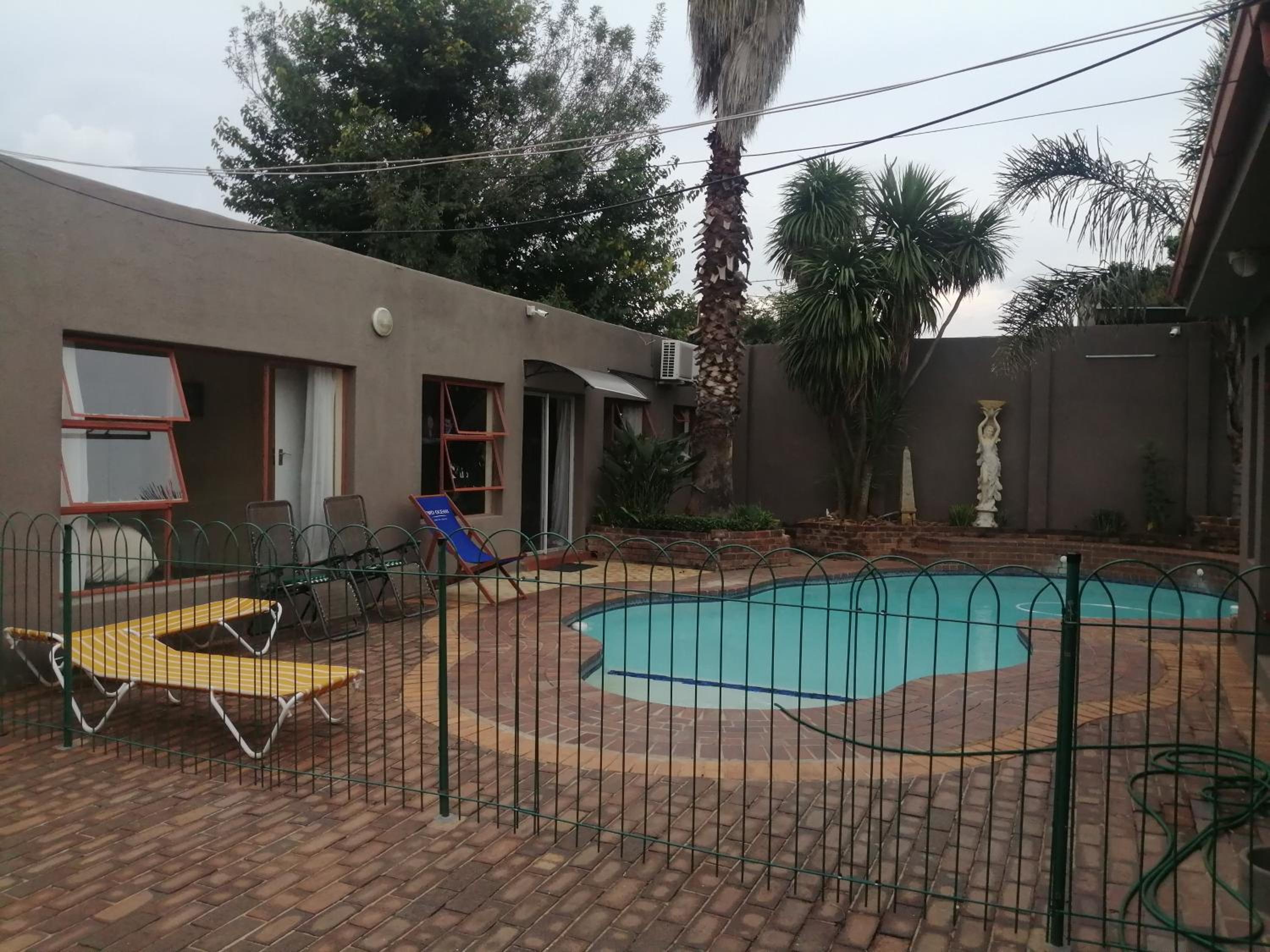 Naisar's Apartments Primrose,Johannesburg