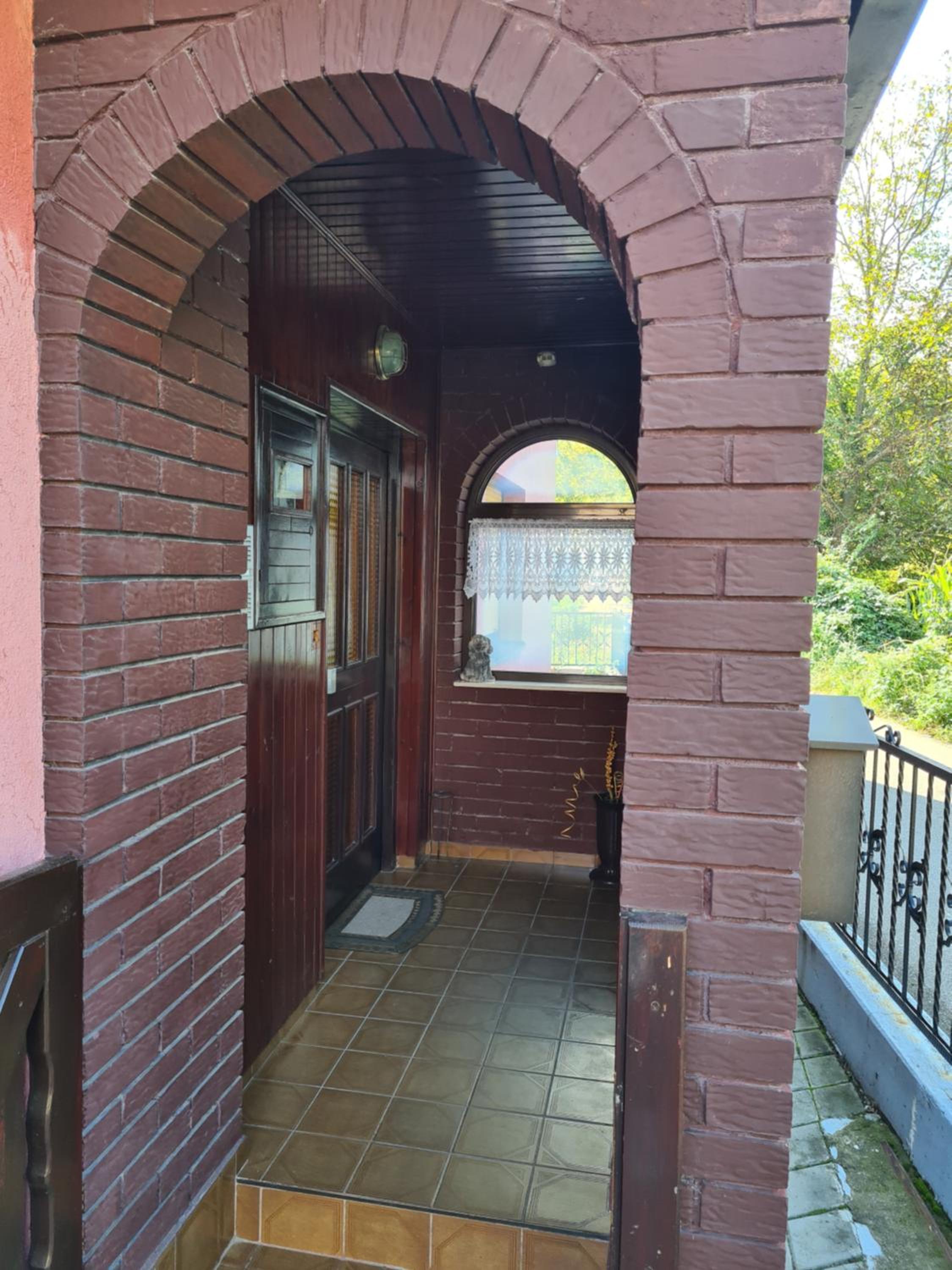 Photo 33
