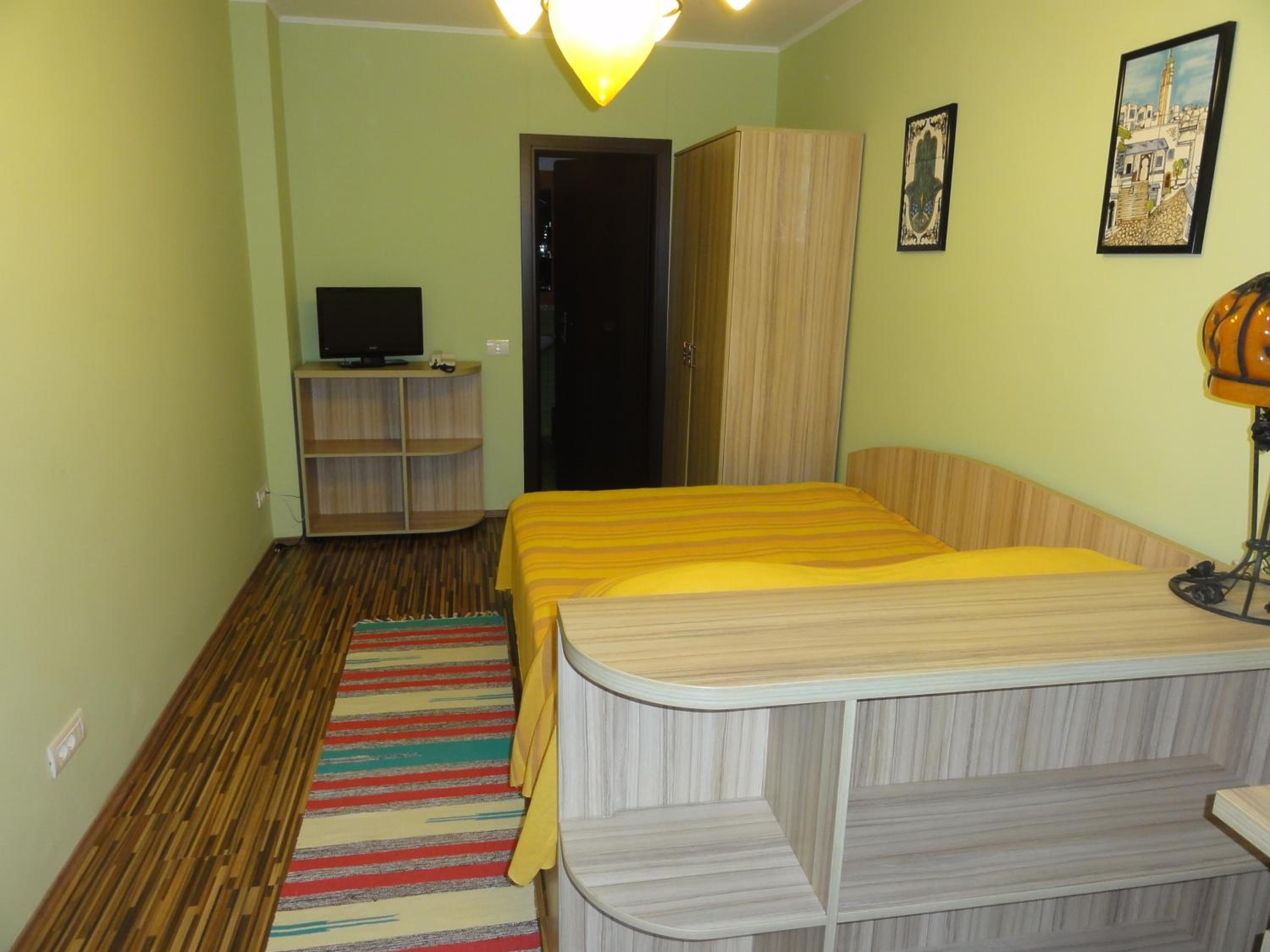 Photo 8