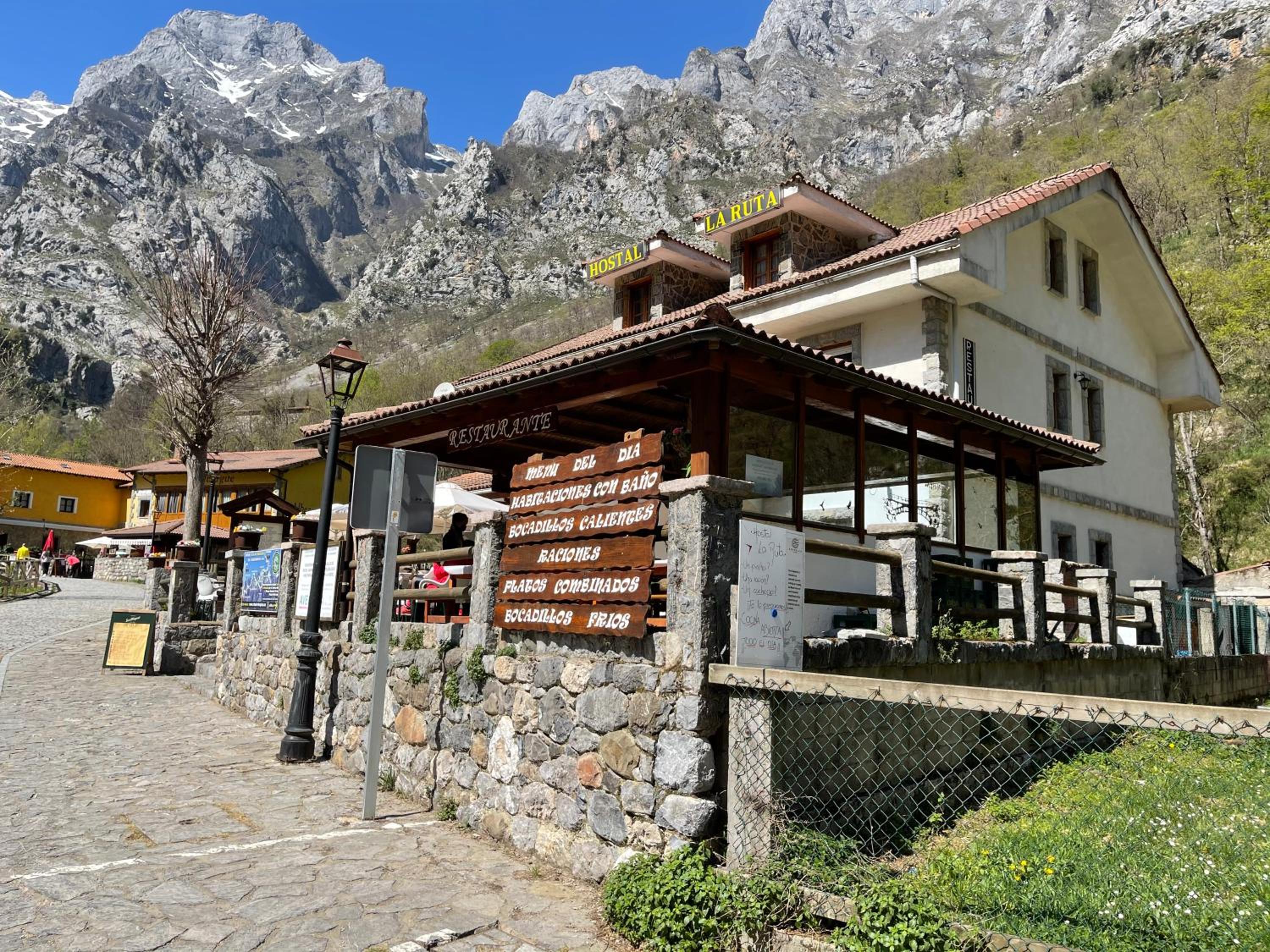 Hostal La Ruta view 5
