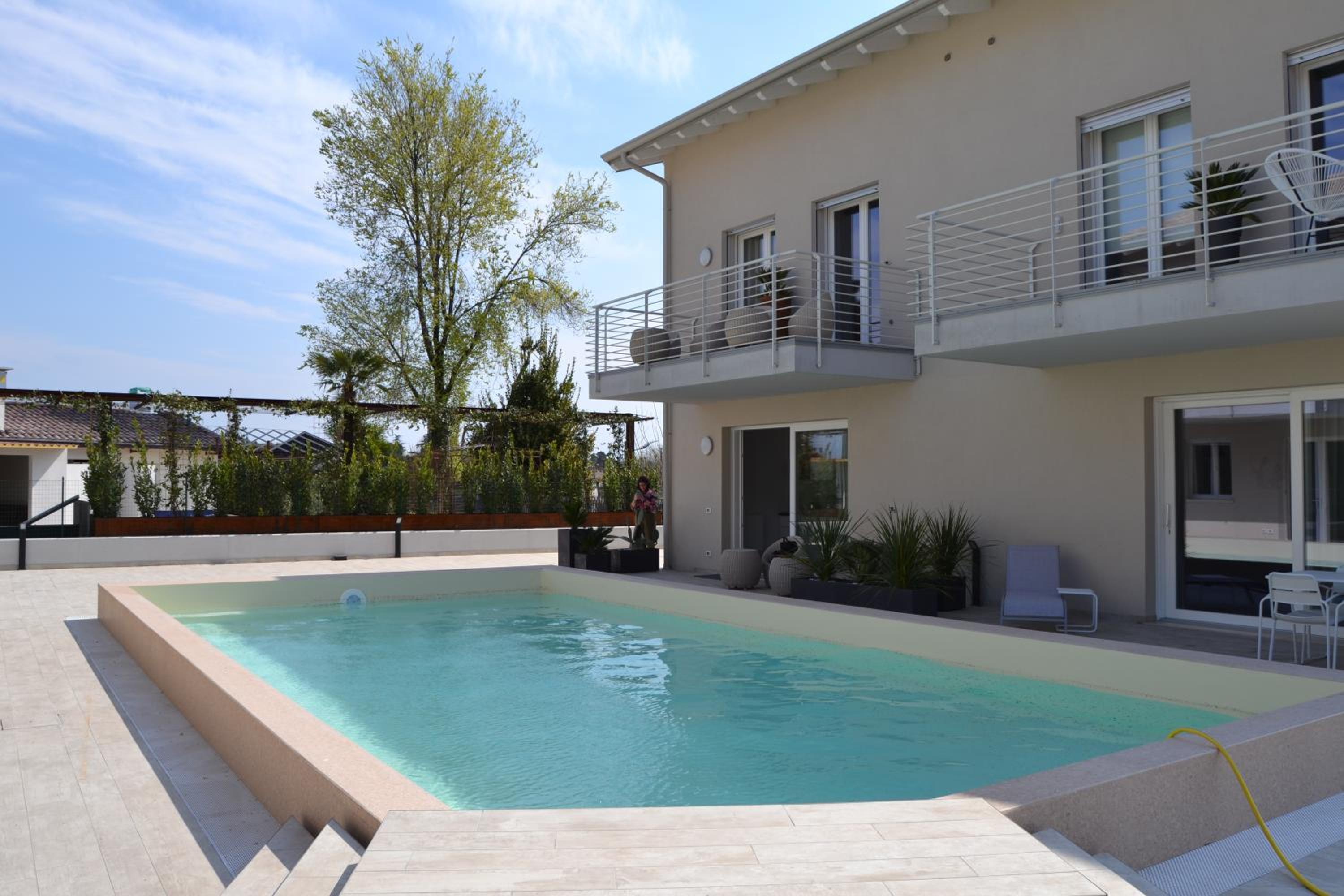 aura AR holiday-home view 2