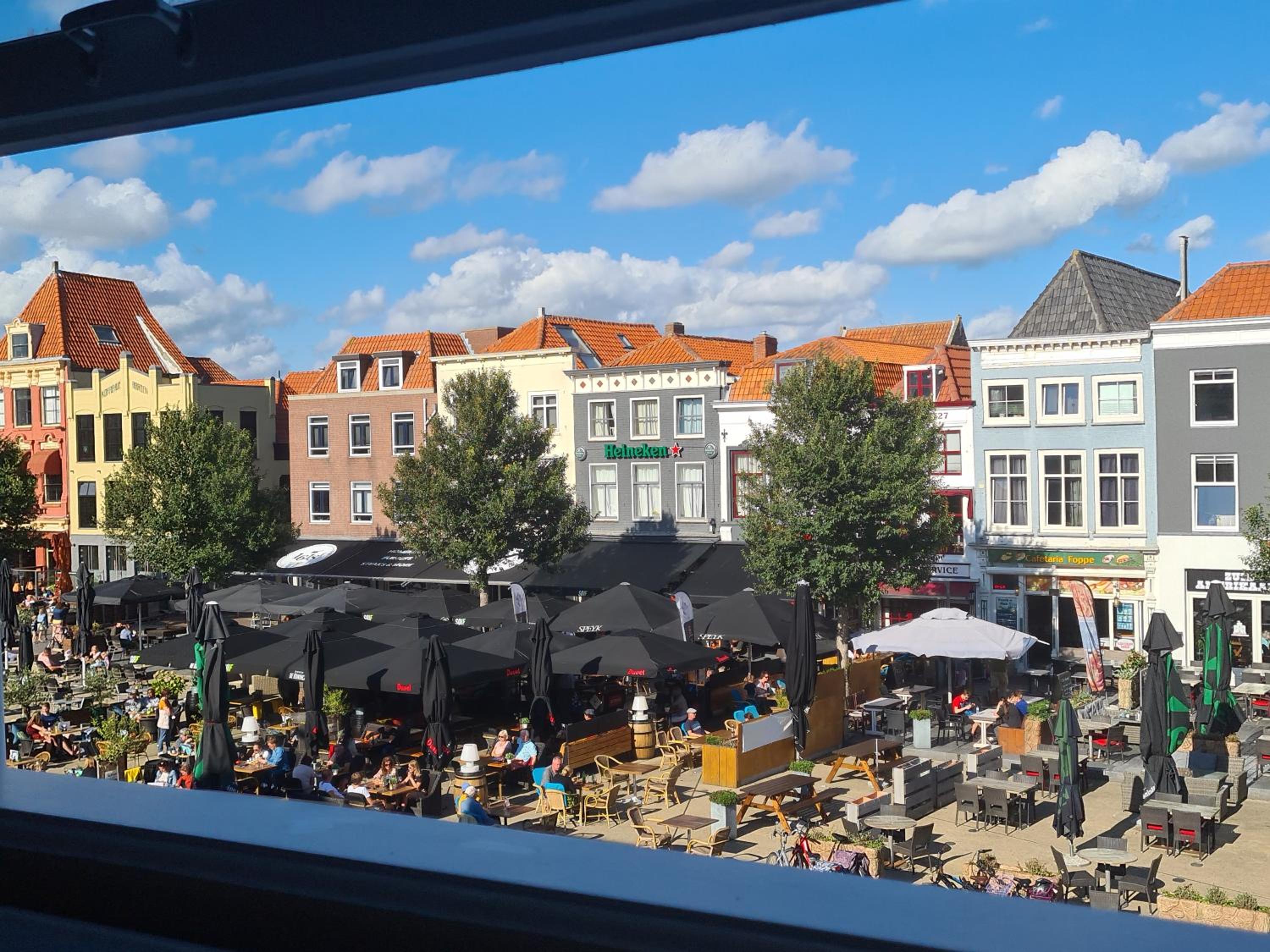 Appartement Havenzicht, gelegen aan zee met zeezicht view 4