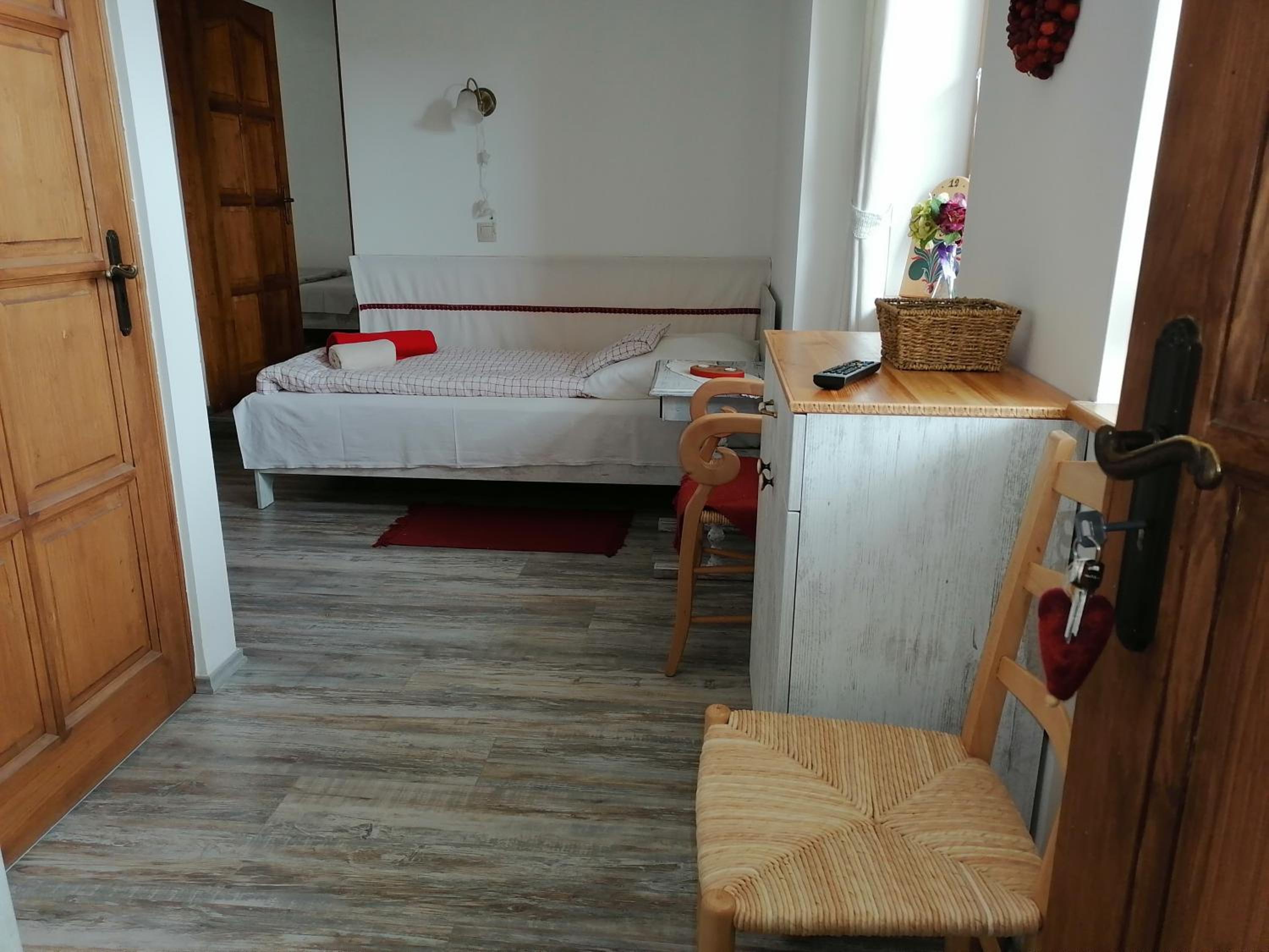 Photo 9