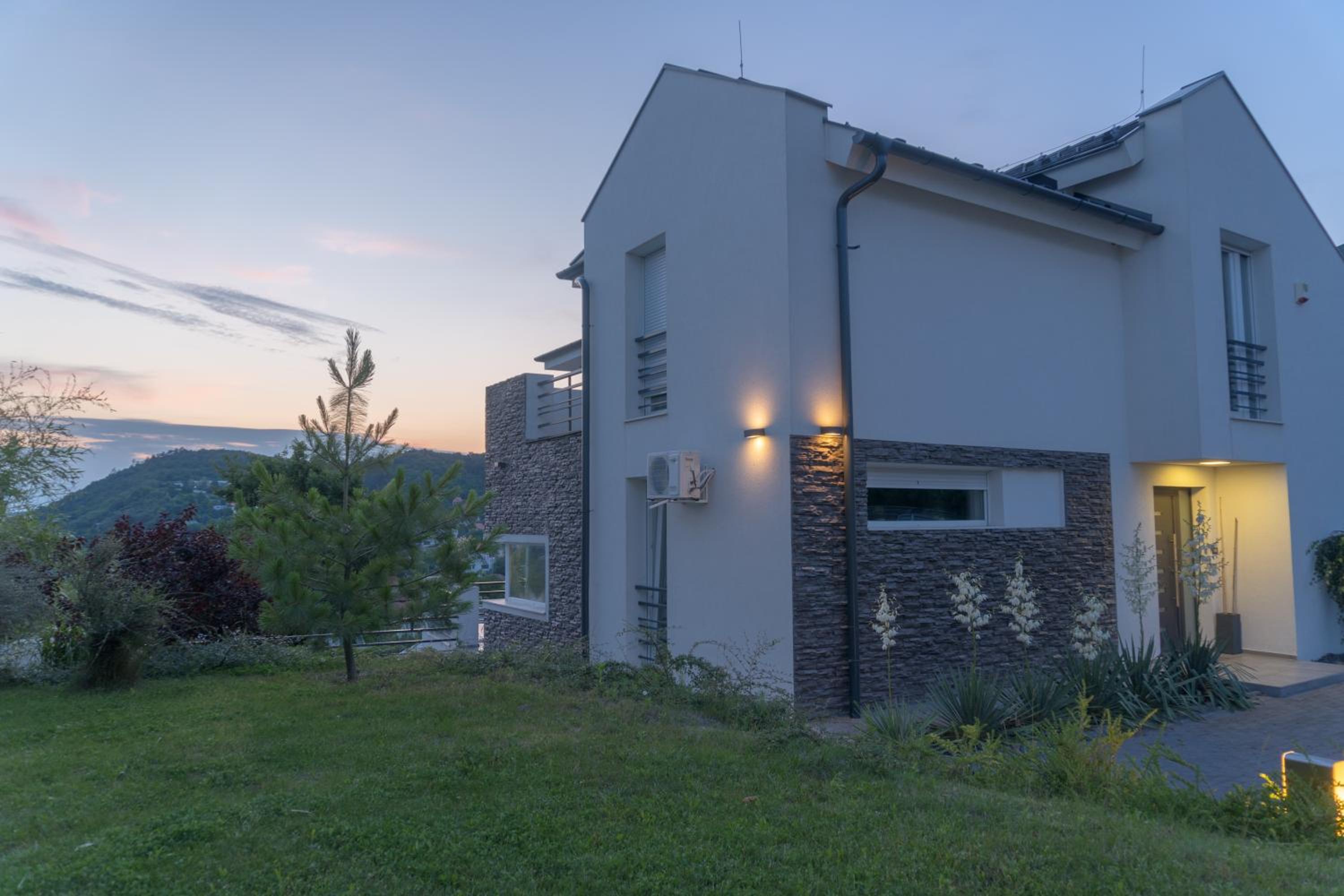 Hotel Private Family Villa - Image 1