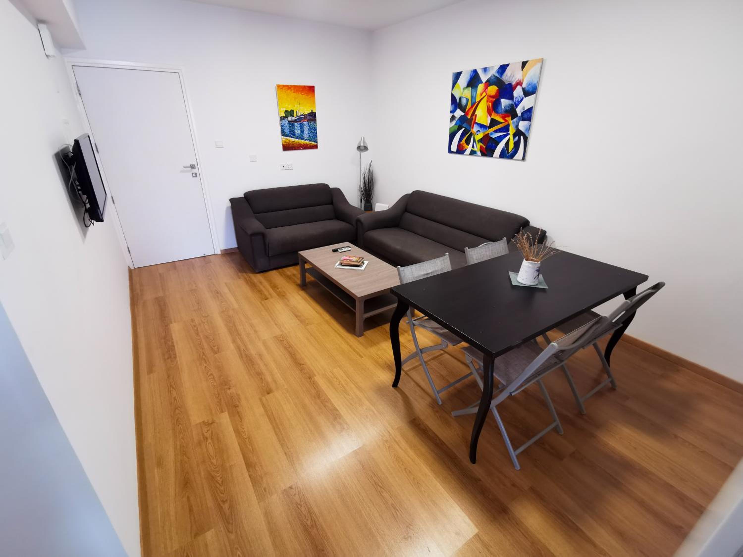 Daze Off Central Apartment, 300m to the Finikoudes Beach