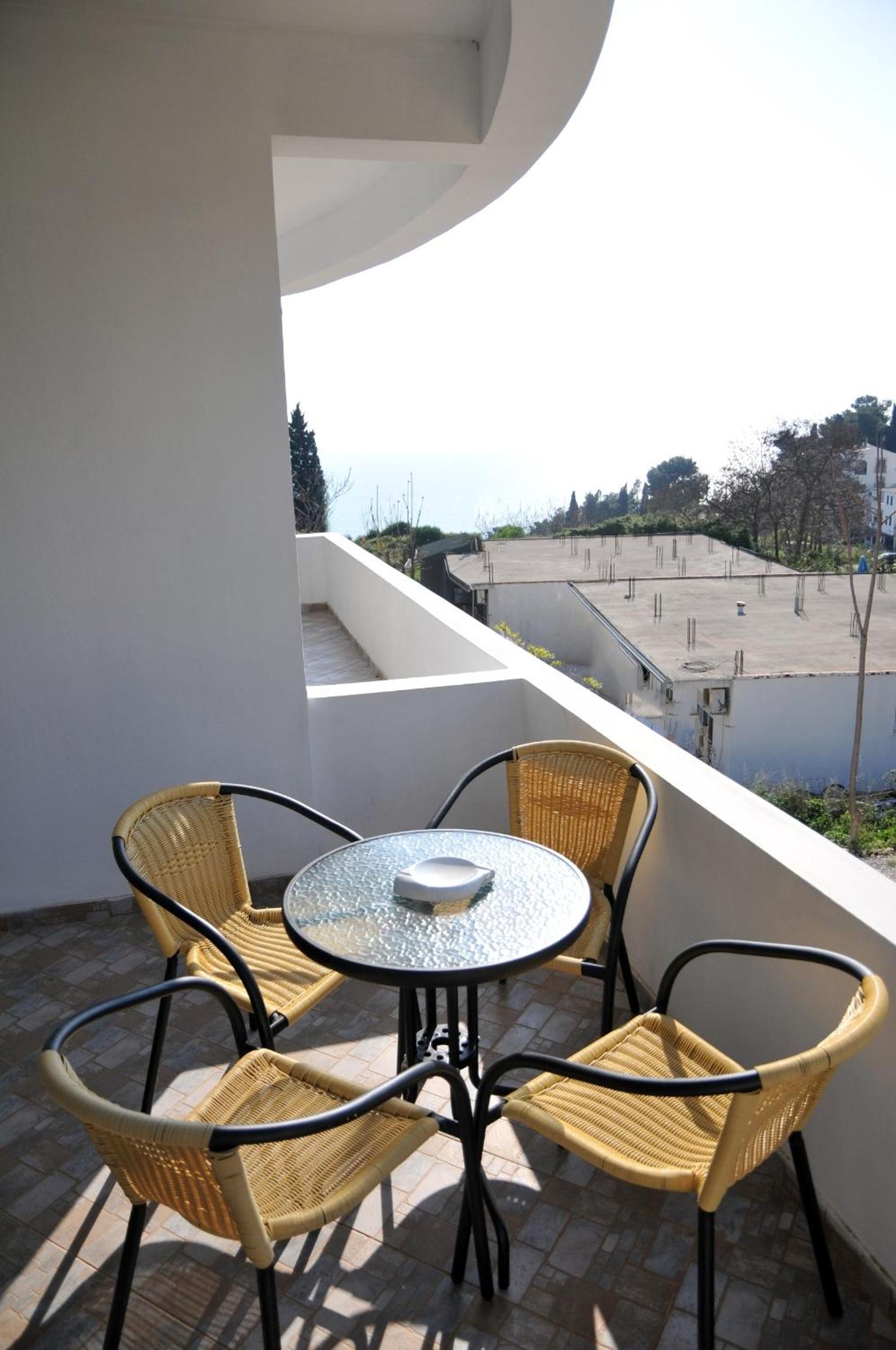 Photo 64