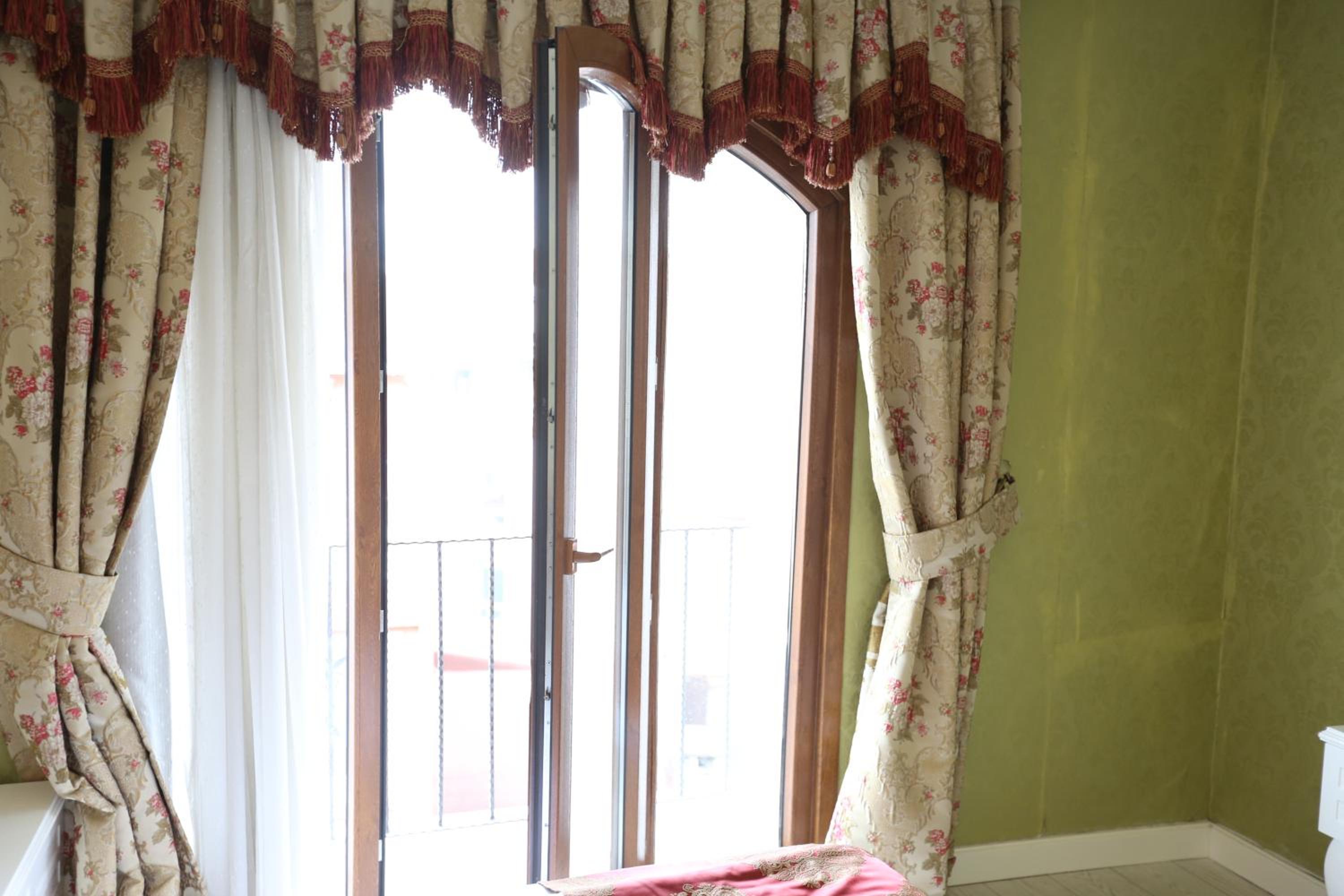 Hotel Queens Land - Image 12