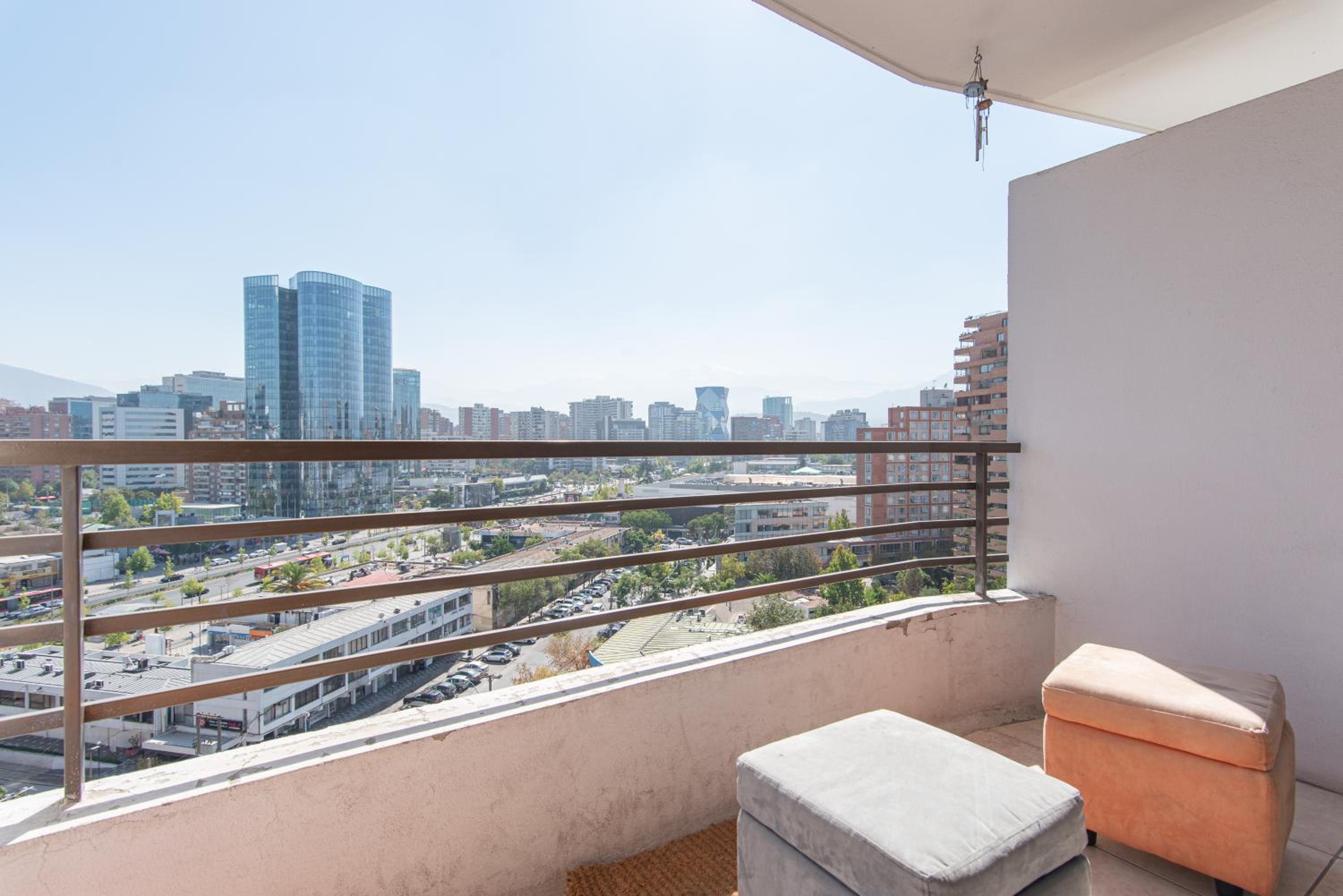 Uptown Ethnic - 2BR, Metro, Wifi, TV